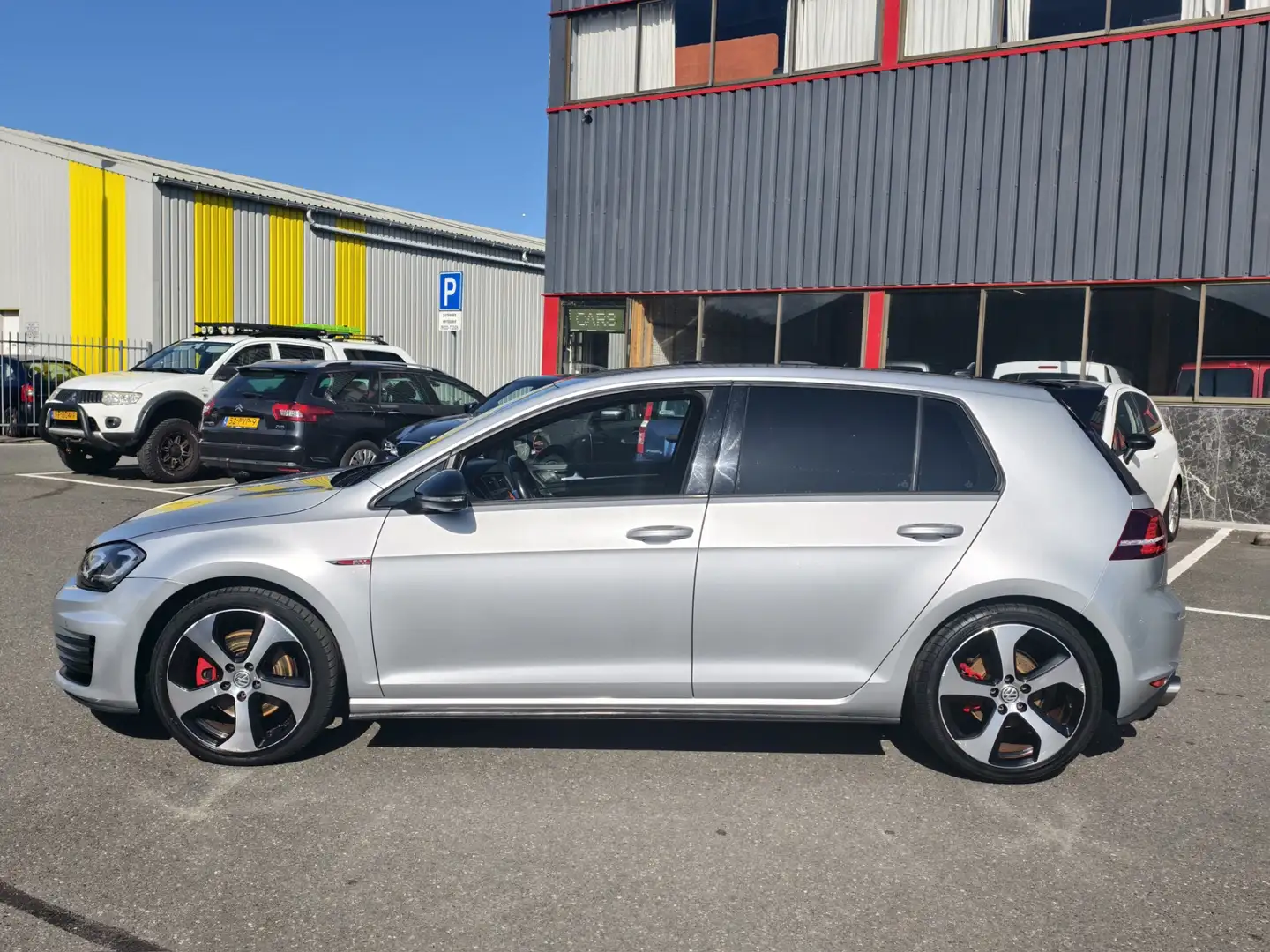 Volkswagen Golf GTI 2.0 TSI Performance // // AUTOMAAT / STOELVERWARMI Gris - 2
