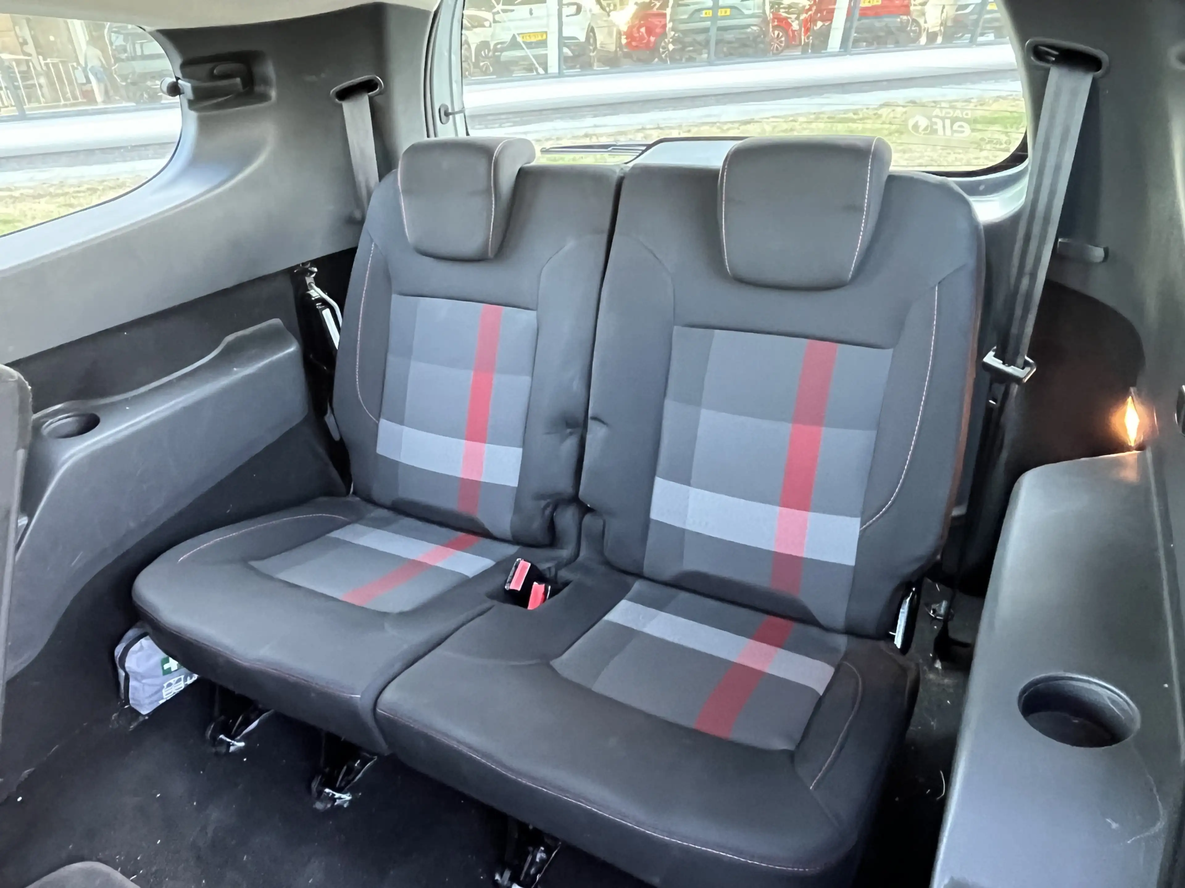 Dacia Lodgy 1.3 TCe 131 PK Tech Road 7-Persoons / Trekhaak / — photo 10