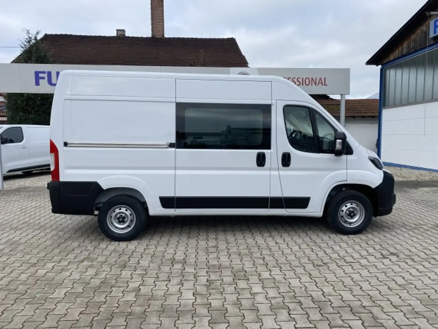 Fiat Ducato KASTENWAGEN 35 L2H2 140 MT Bílá - 2