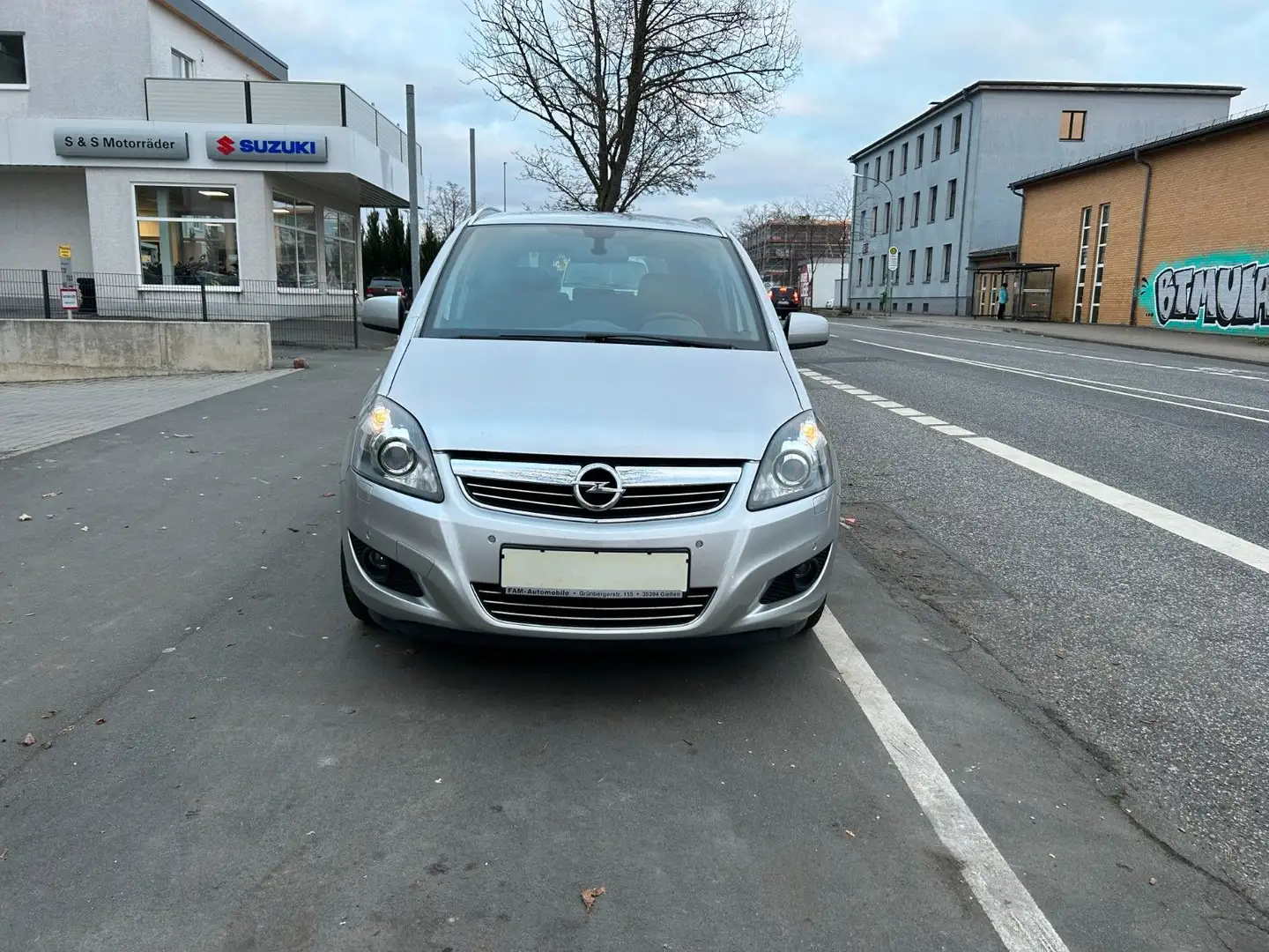 Opel Zafira B Family Plus 7-Sitzer Silber - 1