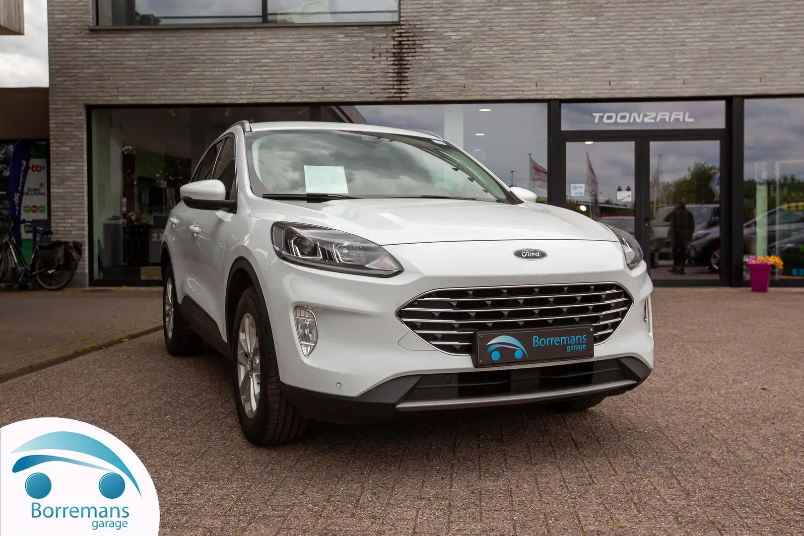 Ford Kuga 2.5 DURATEC HYBRIDE 190 PK TITANIUM Wit - 1