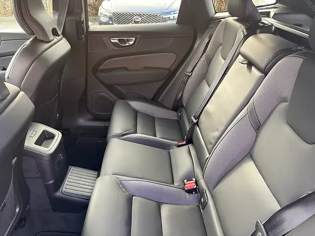 Volvo XC60 T6 AWD PHEV 18,8kWh Plus Black Edition Aut. Ansicht 6