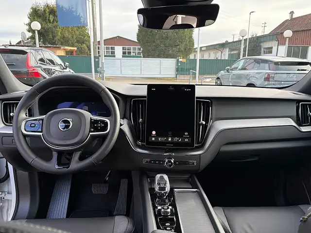 Volvo XC60 T6 AWD PHEV 18,8kWh Plus Black Edition Aut. Ansicht 7