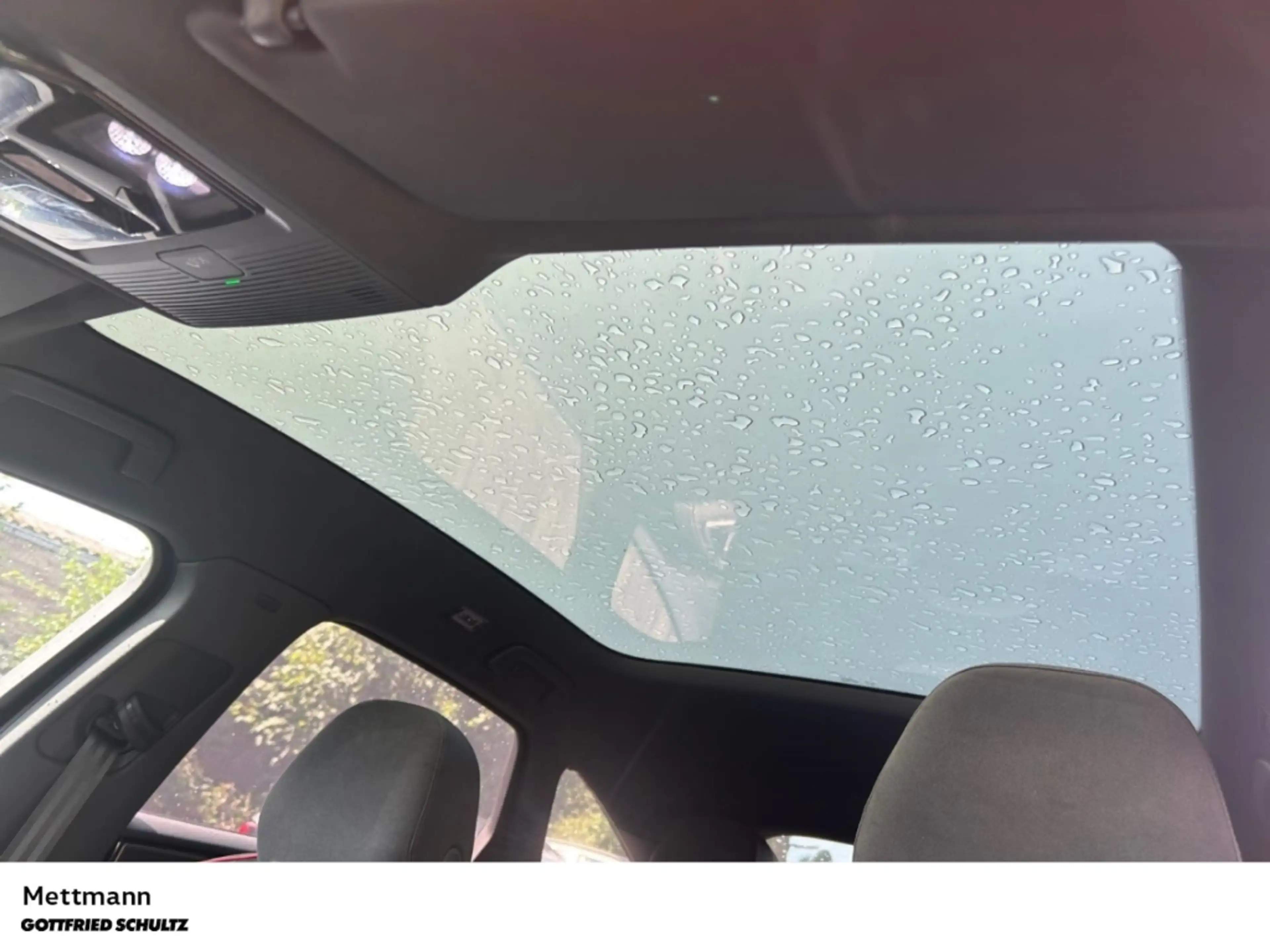 Volkswagen ID.7 GTX 250 kW 4M LED NAVI AHK PANO KAMERA ALU ZV — photo 13