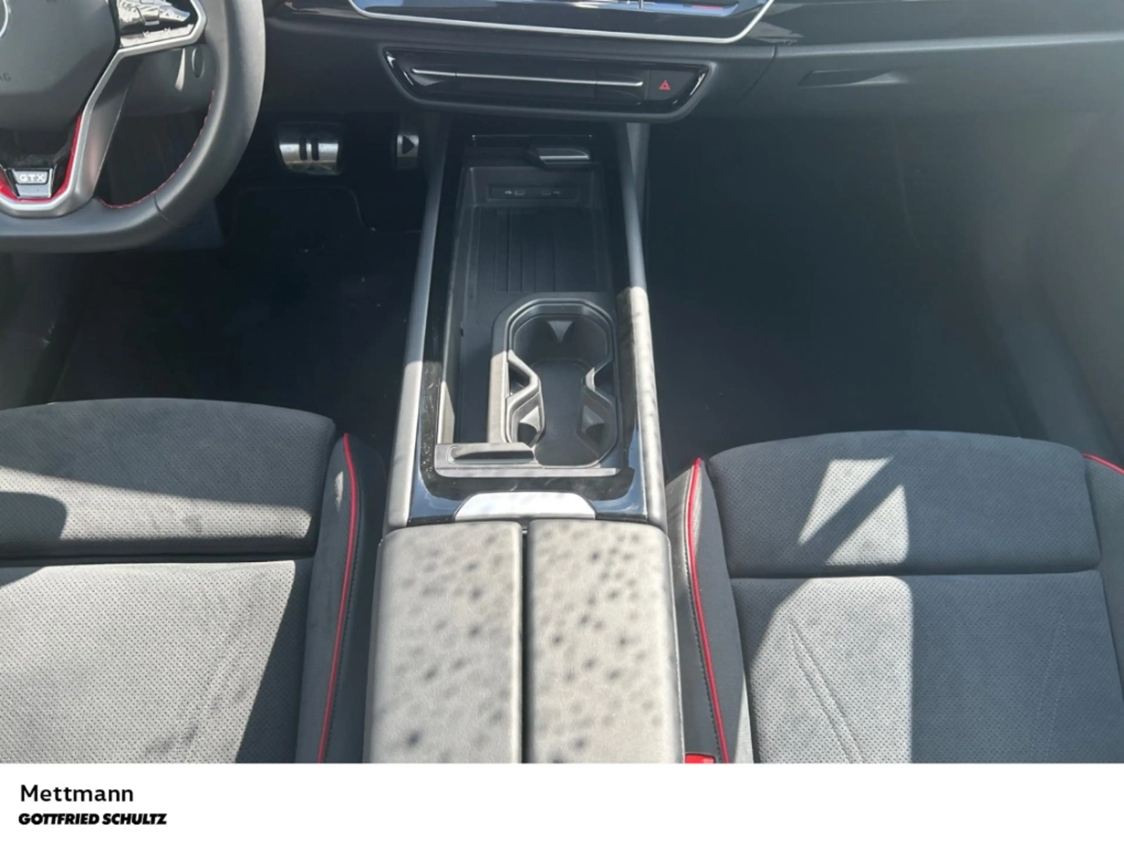 Volkswagen ID.7 GTX 250 kW 4M LED NAVI AHK PANO KAMERA ALU ZV — photo 15