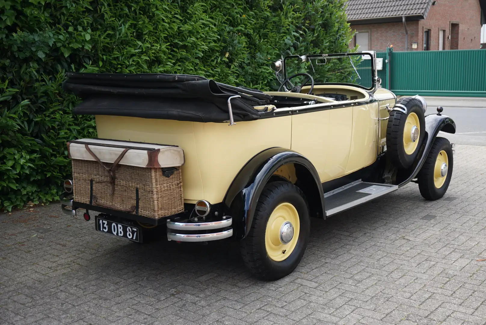 Oldtimer Citroen C4G Torpedo, großes Vorkriegscabriolet Gelb - 2