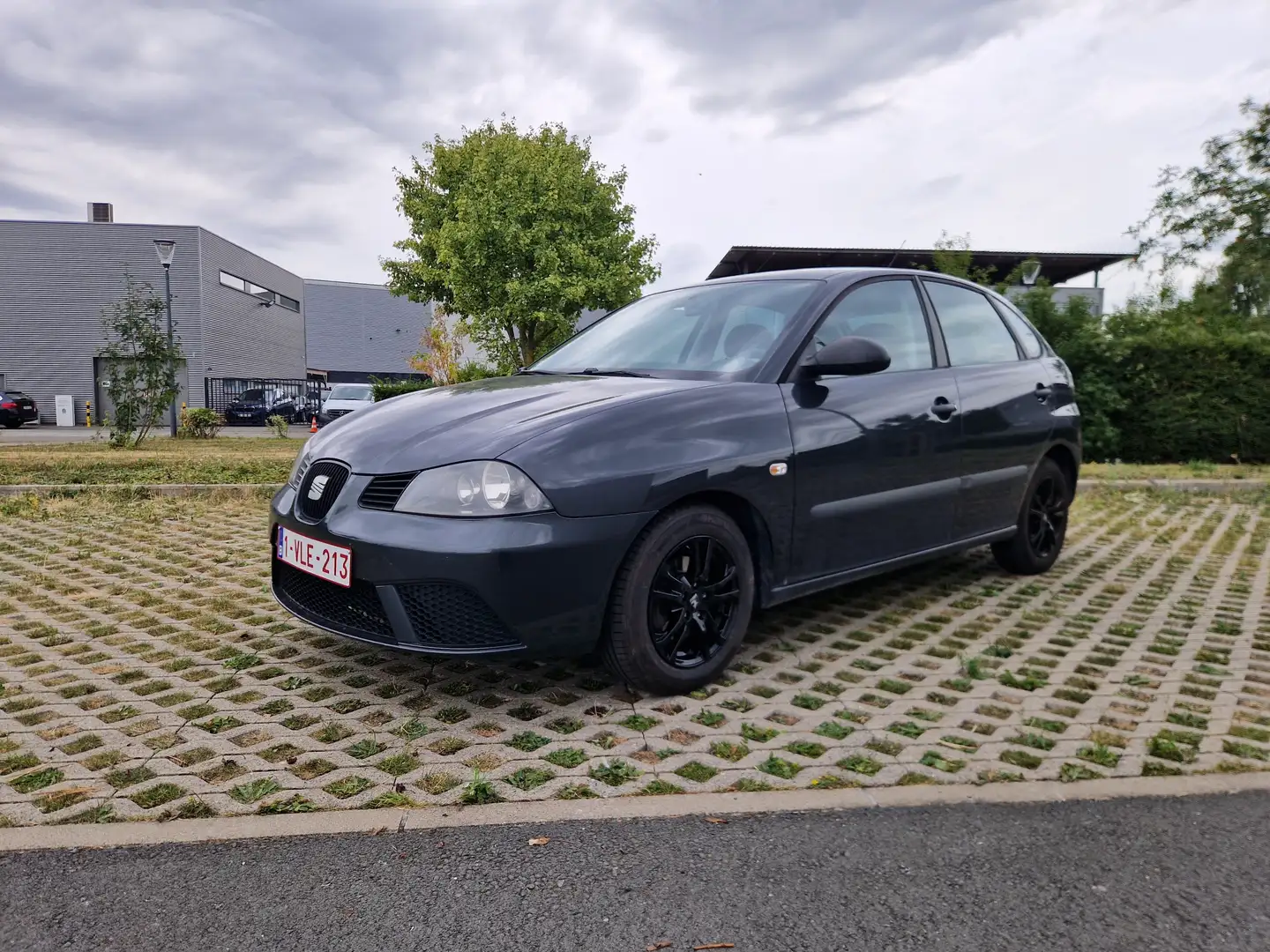 SEAT Ibiza Ibiza 1.4 TDi 80 ch prete a immatriculer Grijs - 1