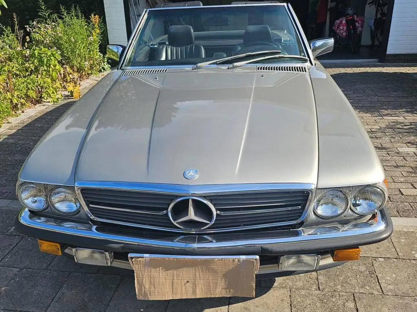 Mercedes-Benz SL 560 Grün - 1