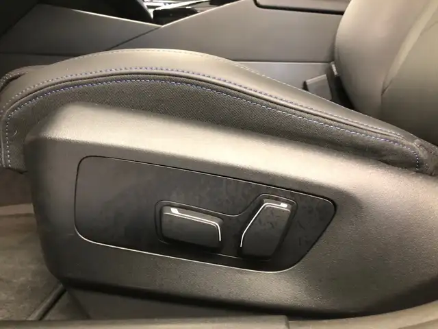 BMW 5 Series view 7