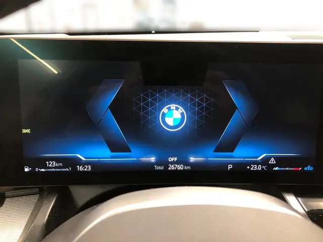 BMW 5 Series view 5