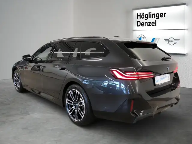 BMW 5 Series view 11