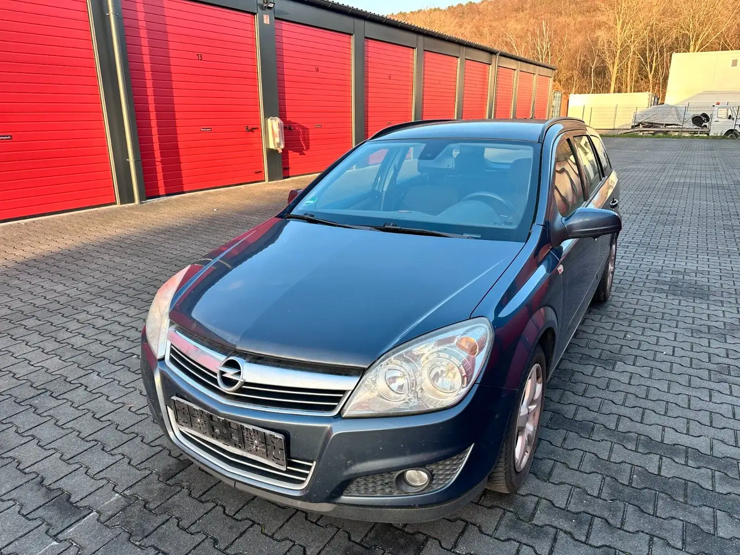 Opel Astra H Caravan Edition Blau - 1