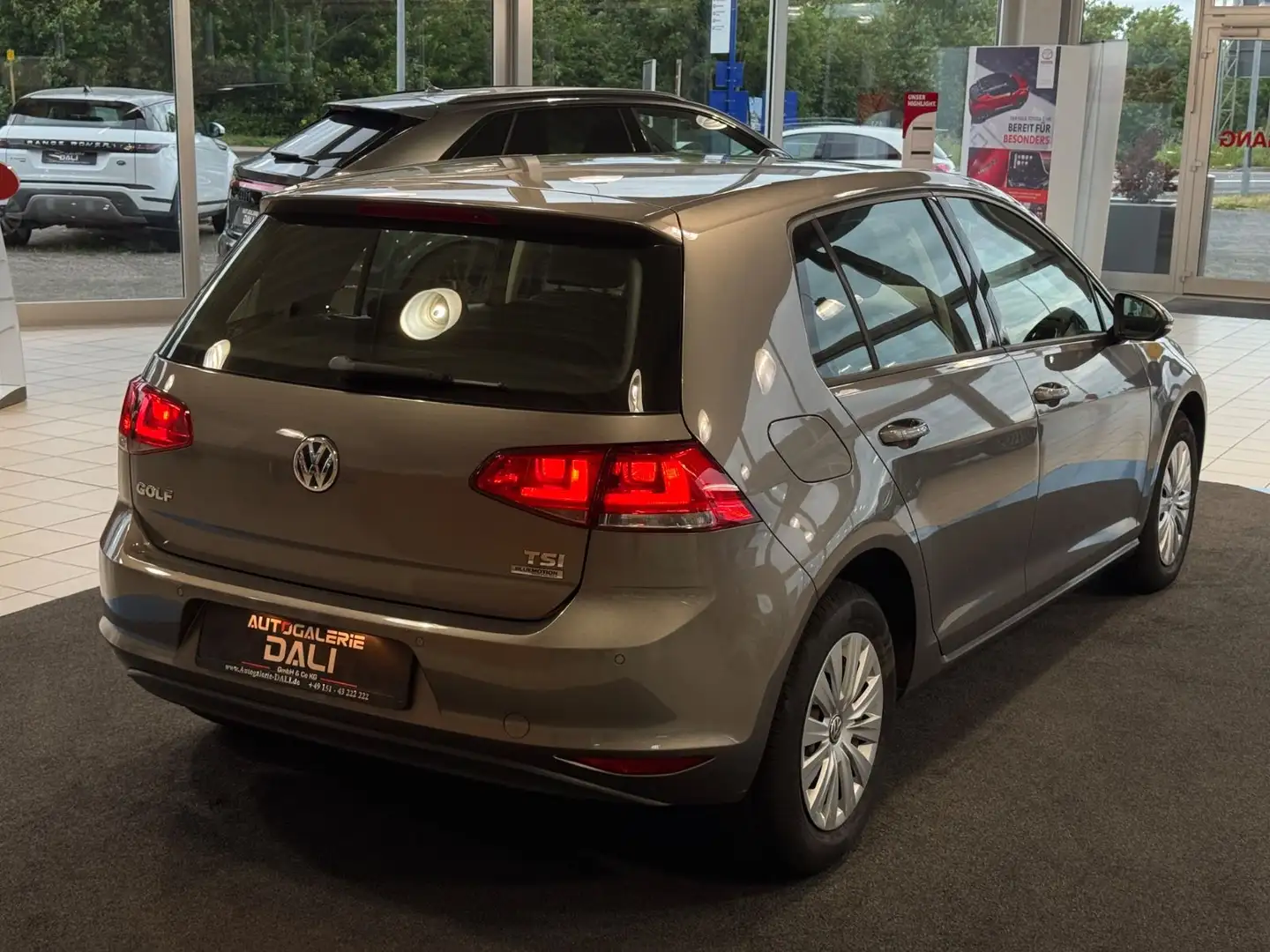 Volkswagen Golf VII 1.2 Trendline -PDC - VORNE +HINTEN-SHZ Gris - 2