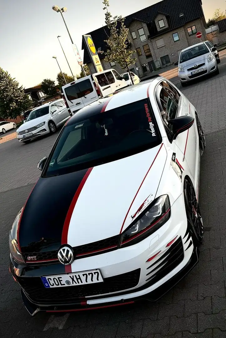 Volkswagen Golf GTI VOLKSWAGEN GOLF GTI PERFORMANCE - 2