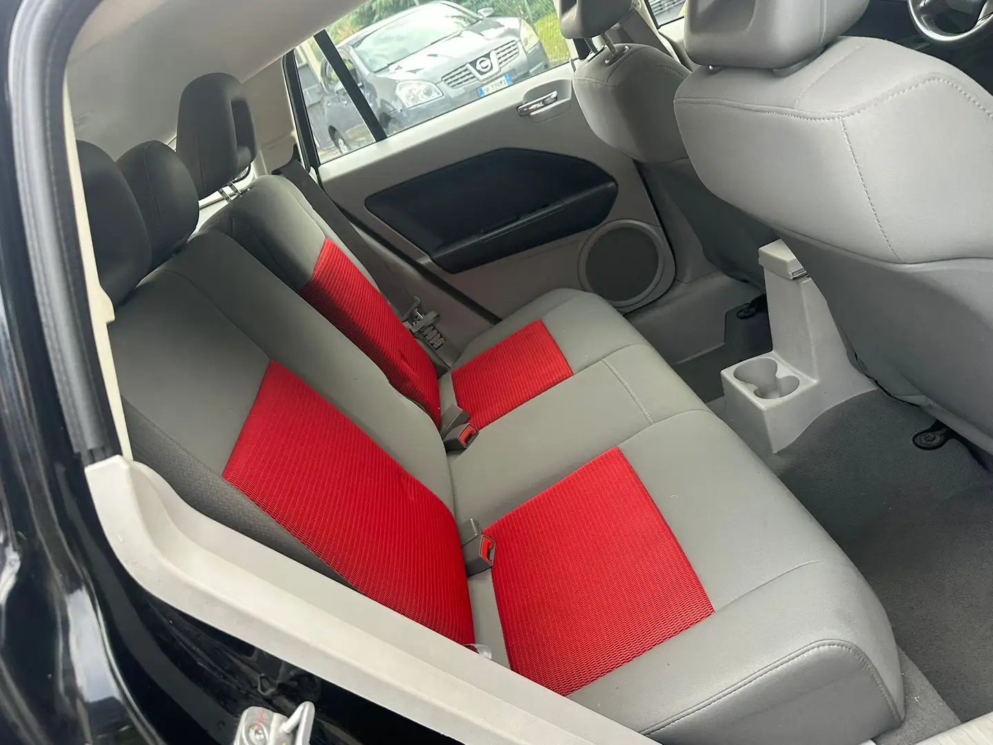 Dodge Caliber 1.8 vvt SXT Leather Schwarz - 2