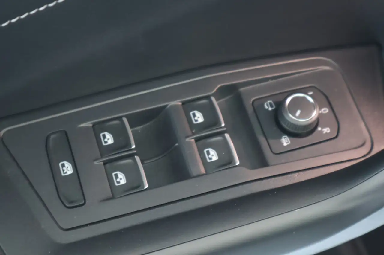Volkswagen T-Roc 1.5 TSI Life Business, Keyless, ACC, IQlight, Trek, миниатюра 20