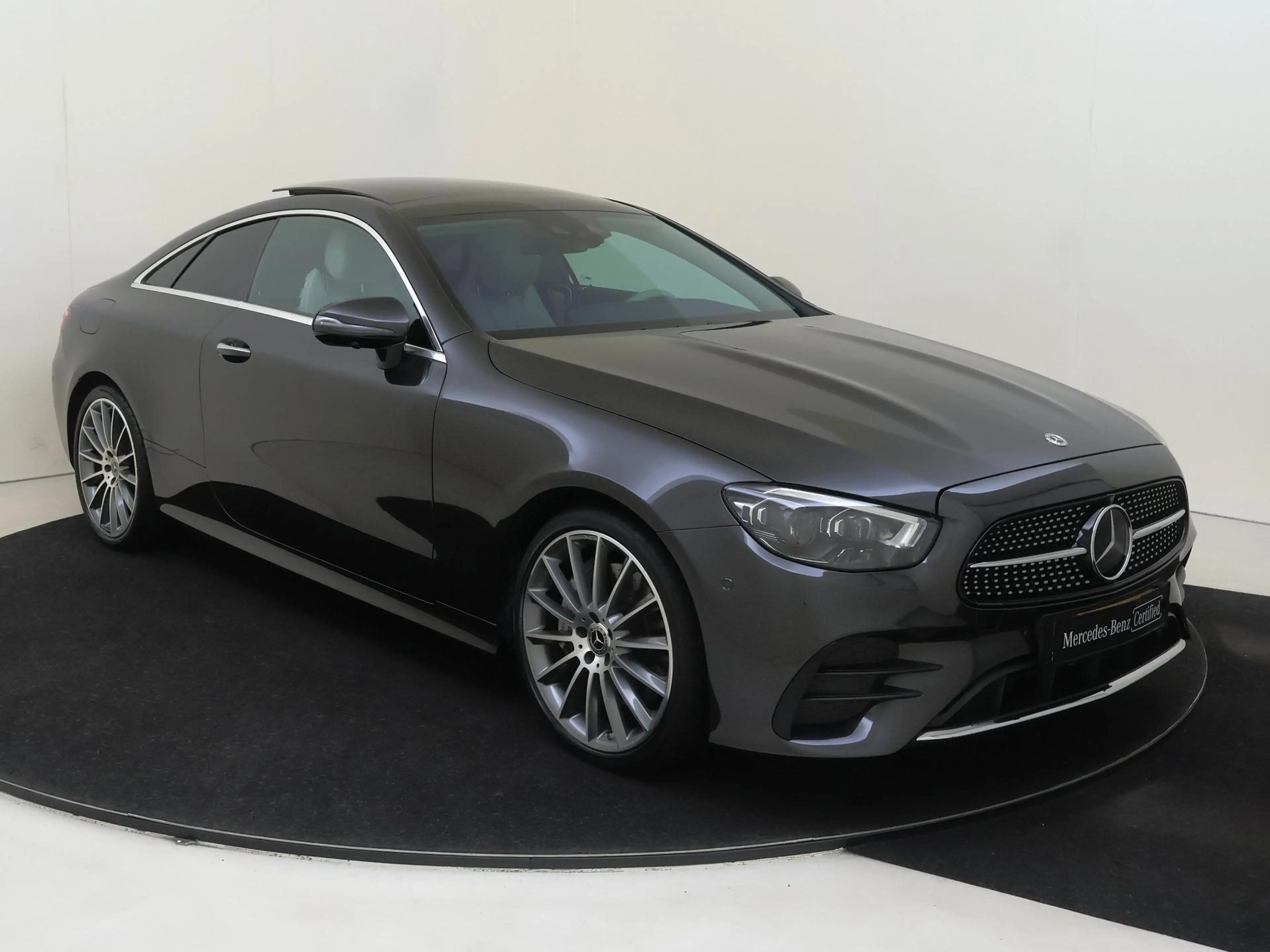 Mercedes-Benz E 450 Coupé 4MATIC AMG Line / Premium Plus/ AIRMATIC/ 20 — photo 2