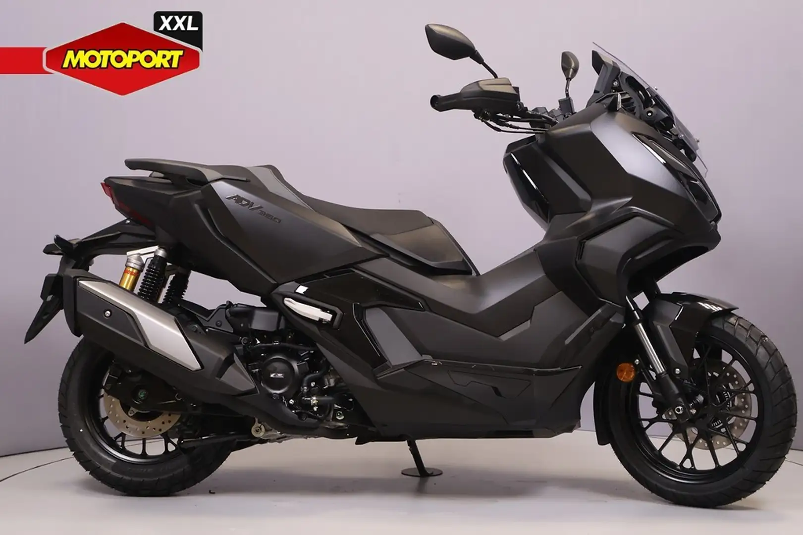 Honda ADV 350 Negro - 1