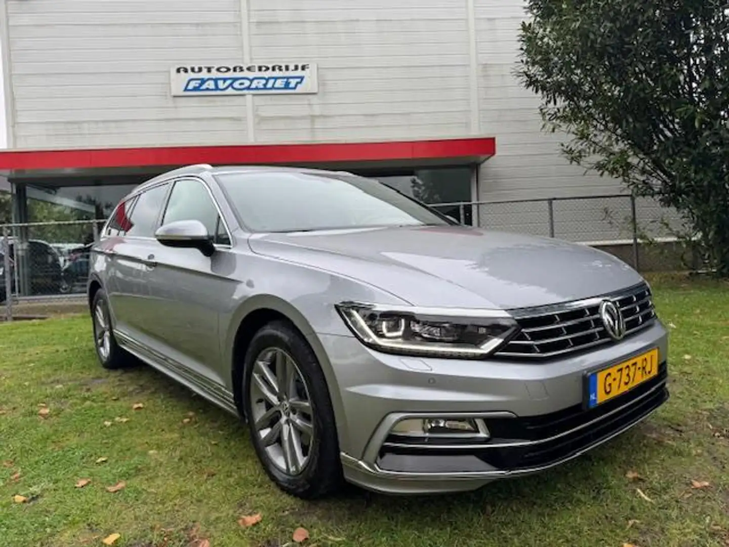 Volkswagen Passat Variant 1.5TSI 150PK DSG R-LINE HIGHLINE/VIRTDASH/ACARPLAY Grijs - 1