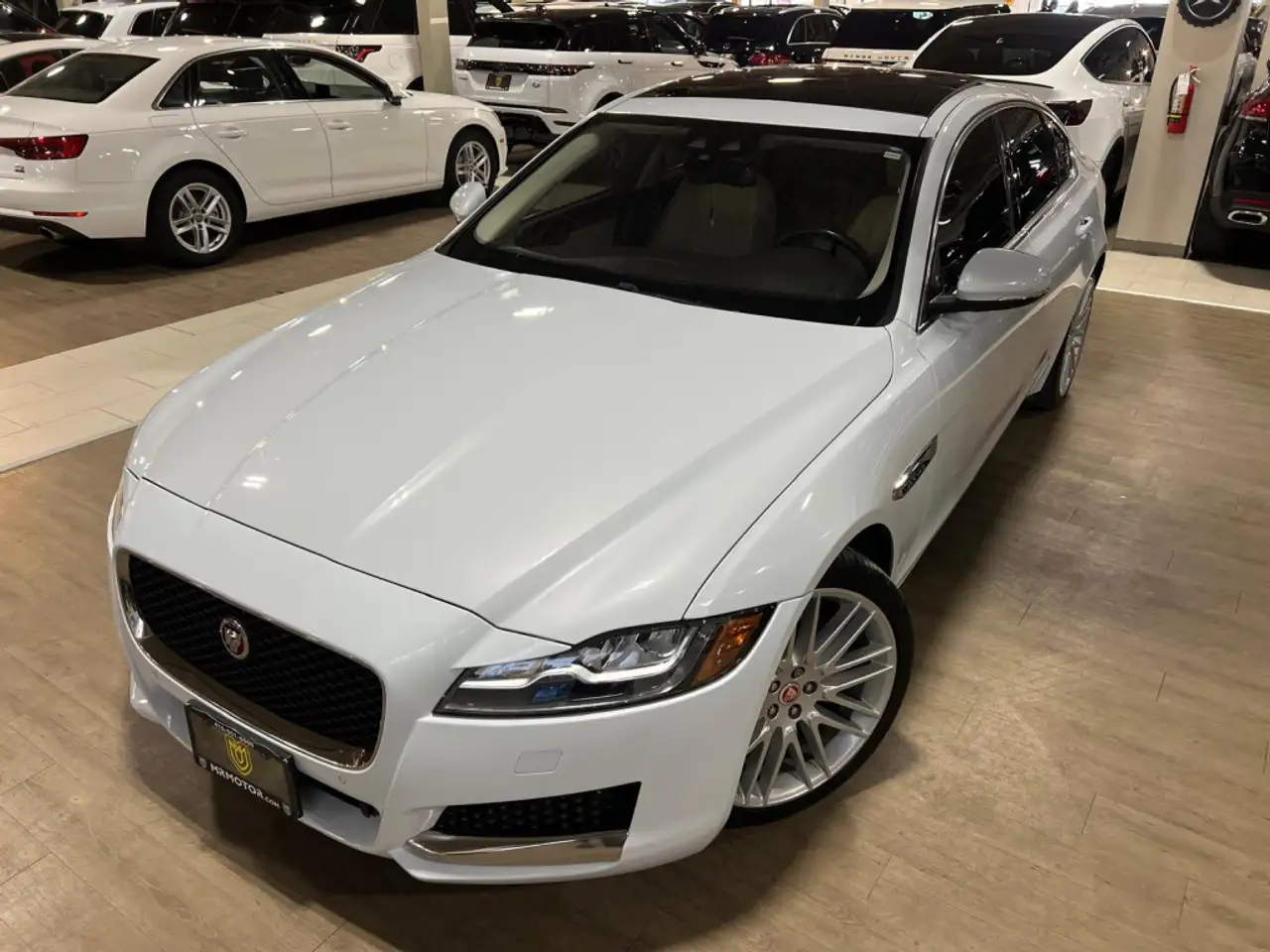 Jaguar XF снимка Jaguar XF
