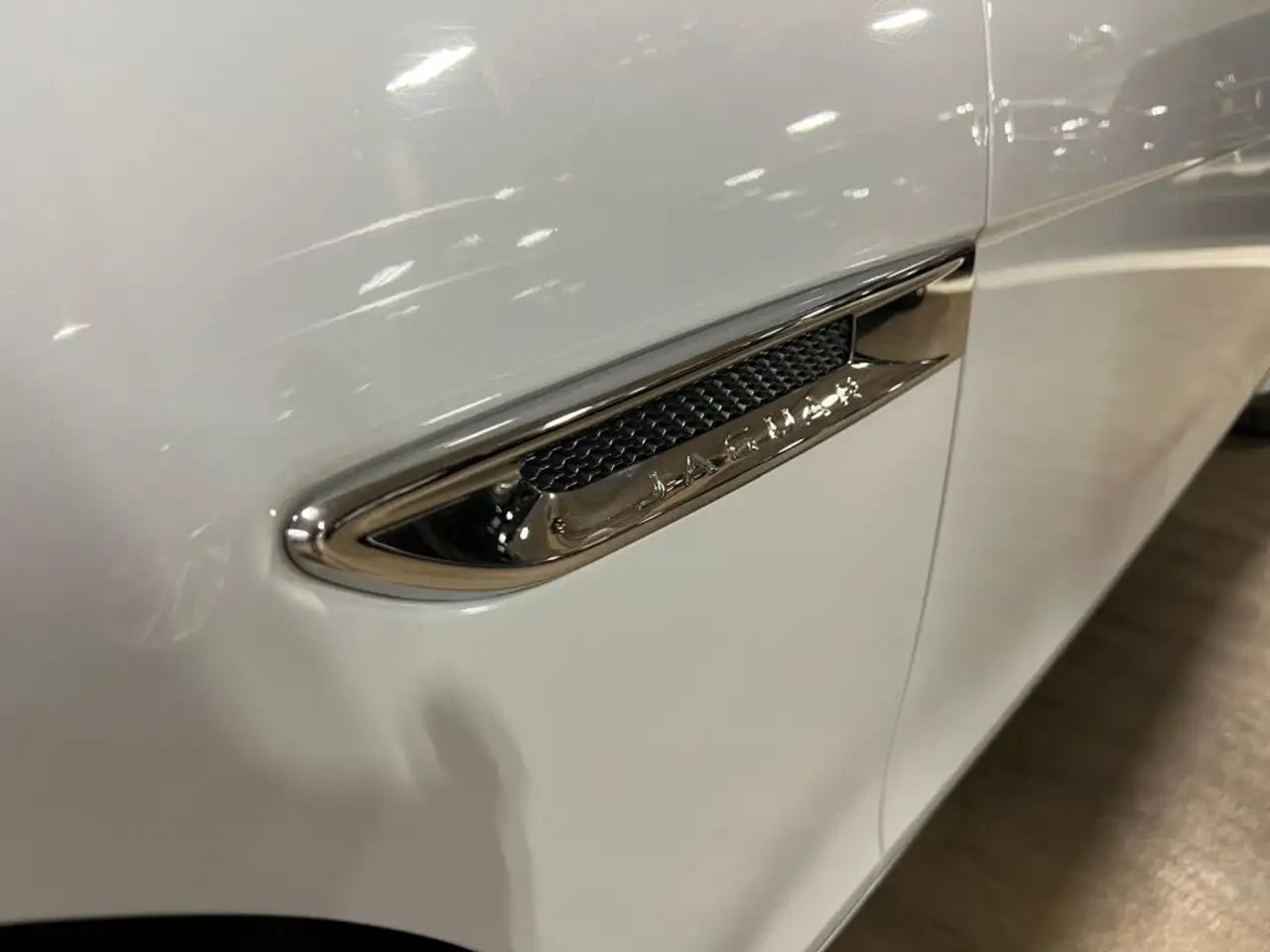 Jaguar XF снимка Jaguar XF