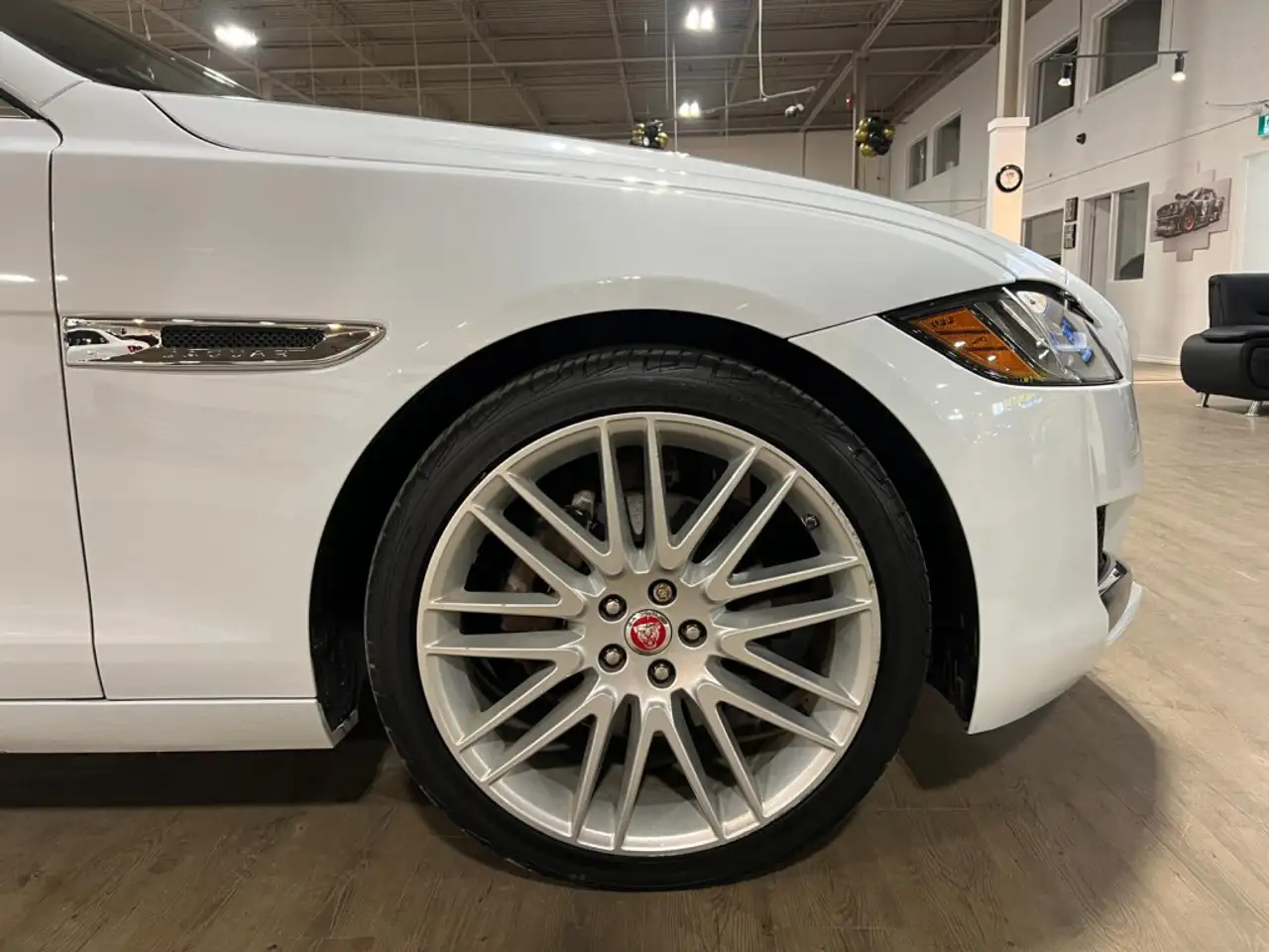 Jaguar XF снимка Jaguar XF