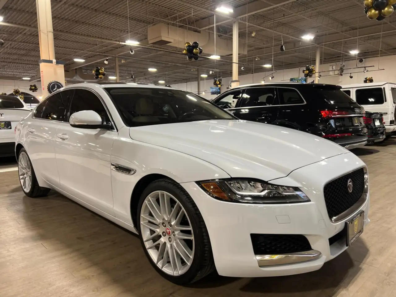 Jaguar XF снимка Jaguar XF