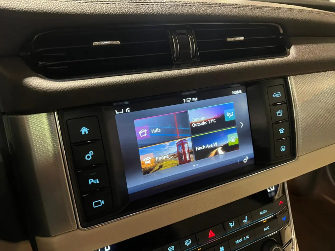 Jaguar XF снимка Jaguar XF