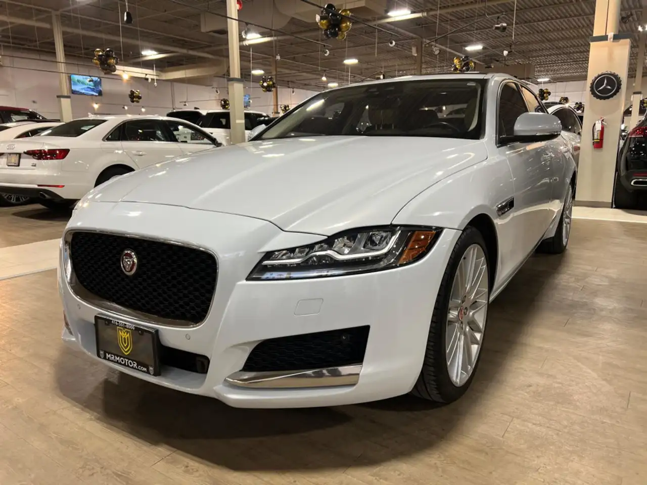 Jaguar XF снимка Jaguar XF
