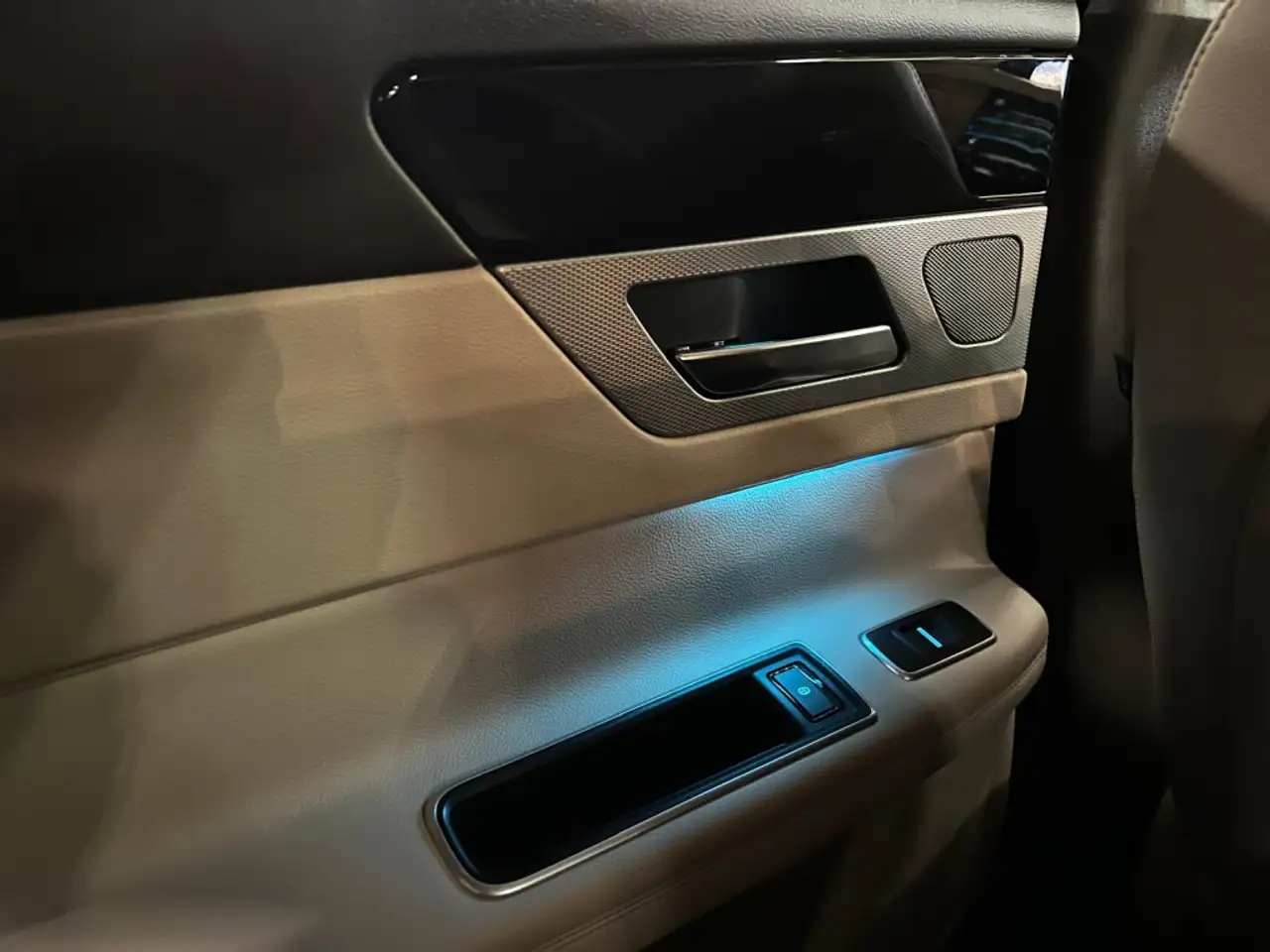 Jaguar XF снимка Jaguar XF
