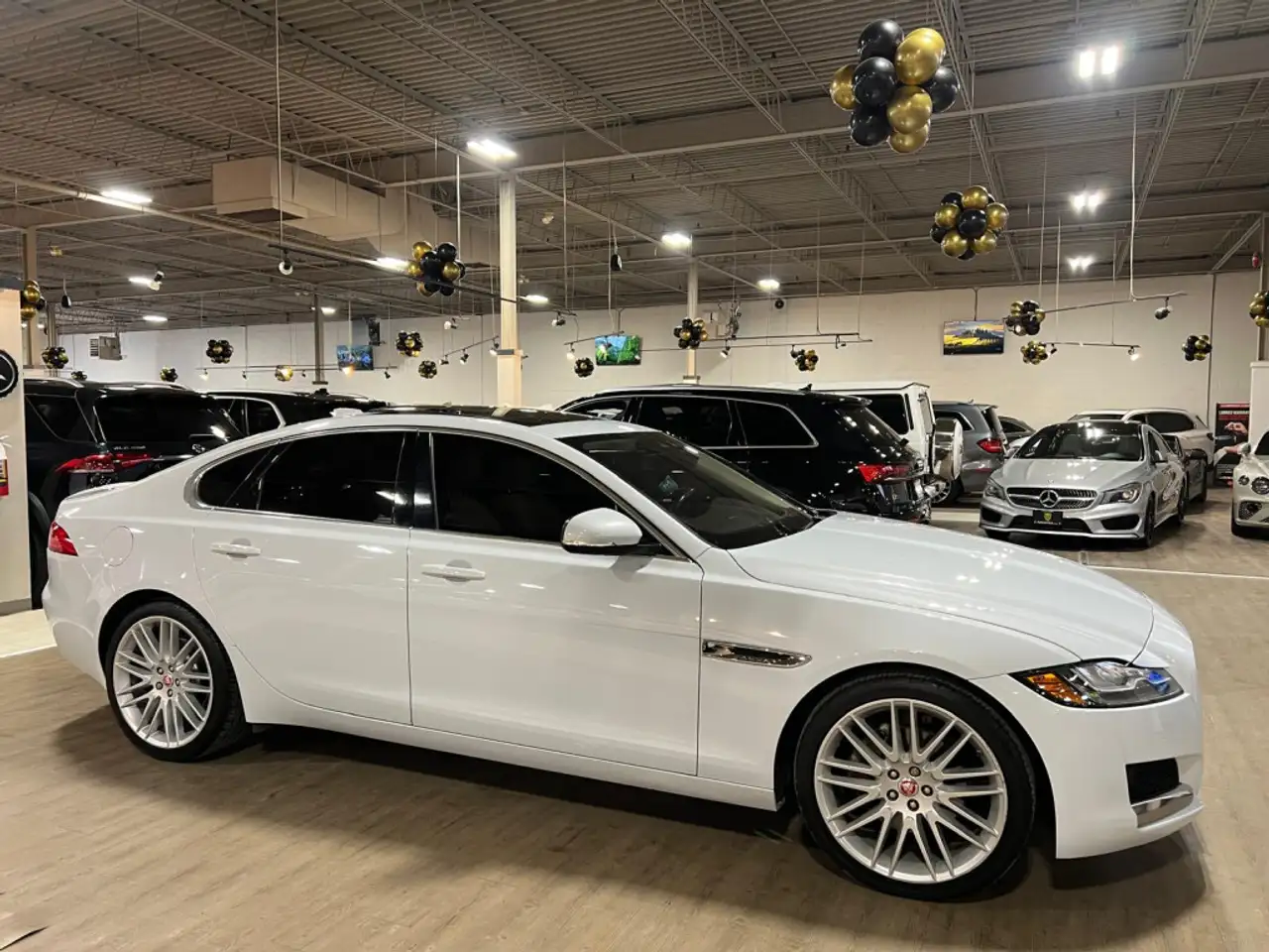 Jaguar XF снимка Jaguar XF