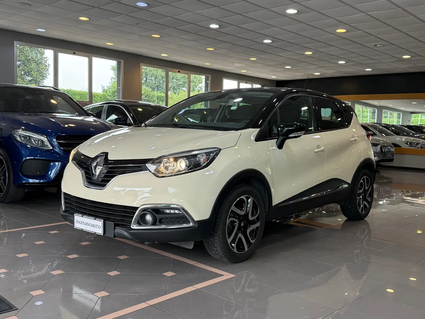 Renault Captur I 2013 0.9 tce Energy 90cv E6 Neopatentati Beige - 1