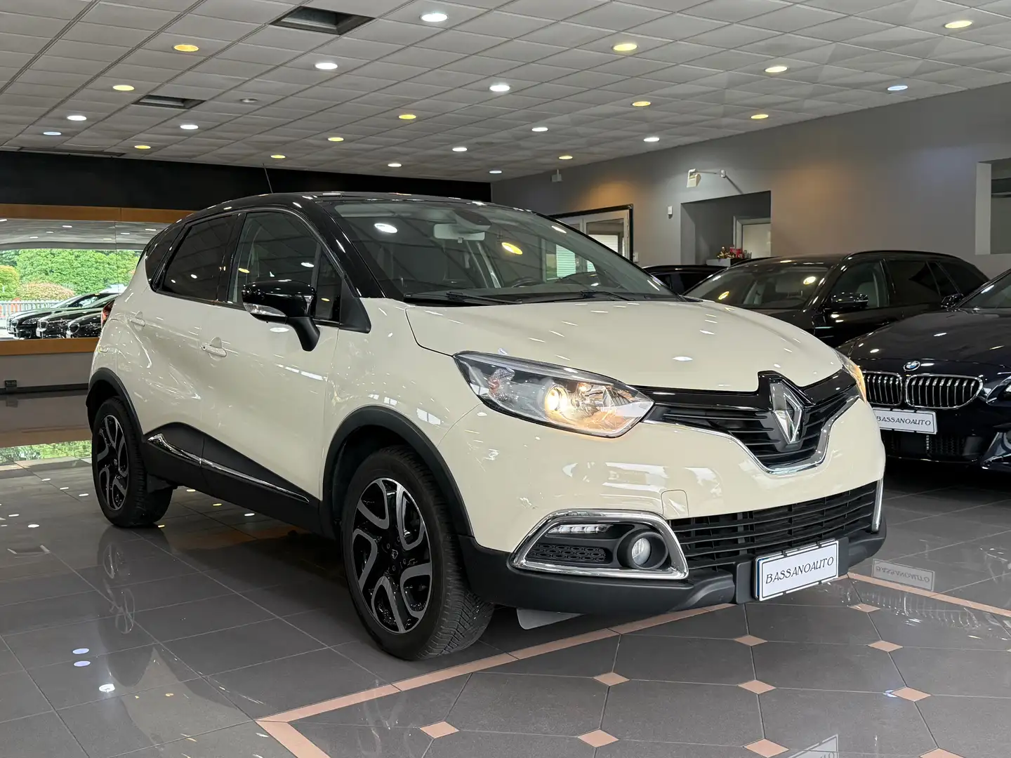 Renault Captur I 2013 0.9 tce Energy 90cv E6 Neopatentati Beige - 2