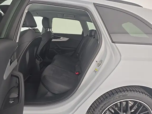 Audi A4 Avant view 10