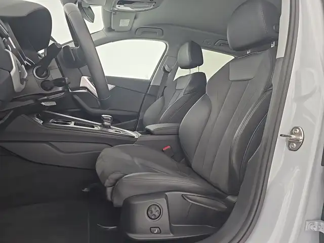 Audi A4 Avant view 9