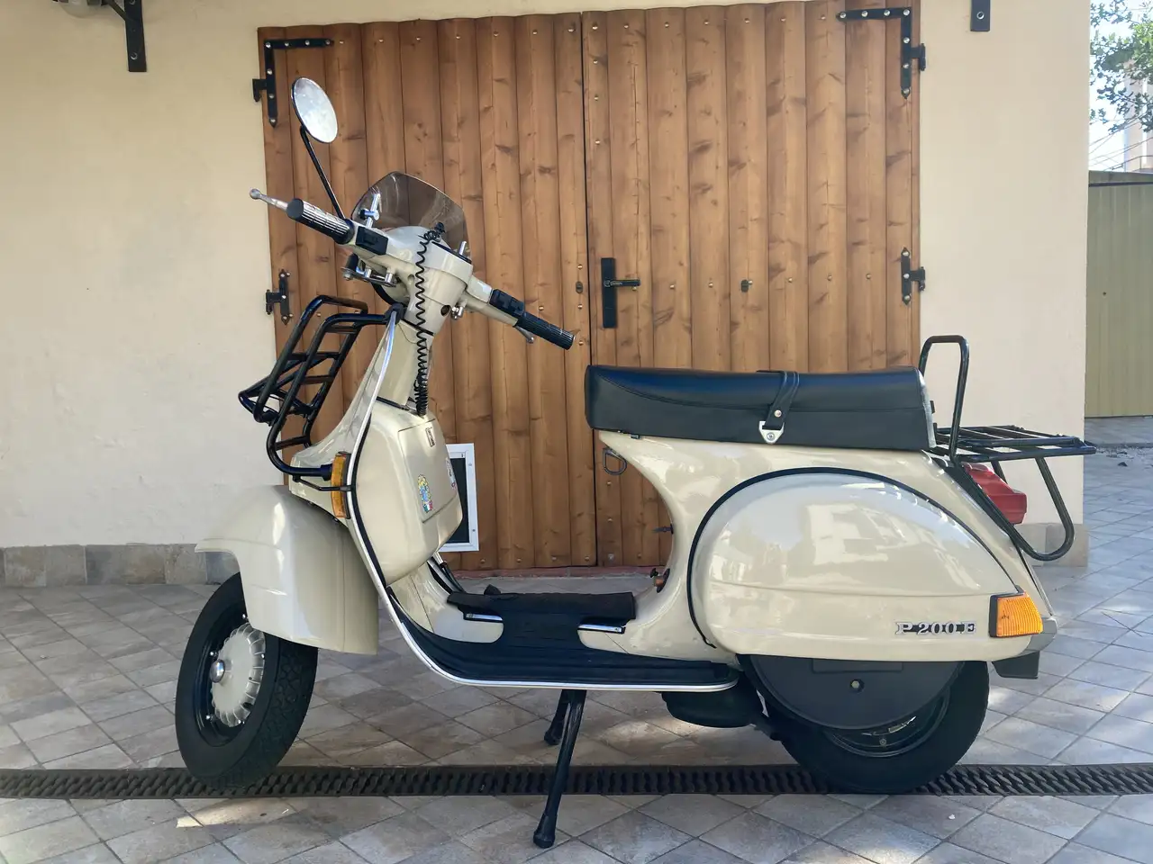 Vespa P 200 E