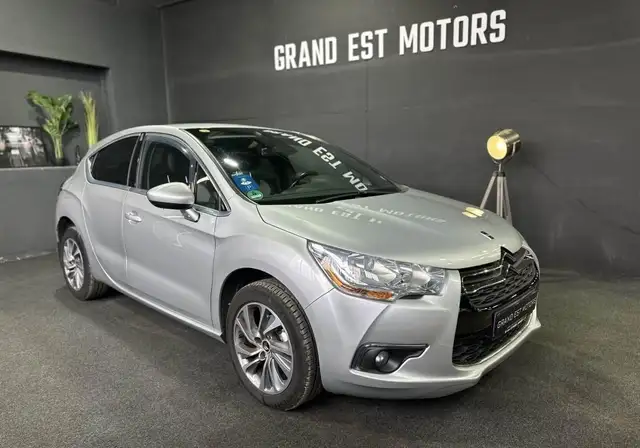 DS Automobiles DS 4 DS4 1.6 HDi 115 premiere main suivi d-'entretien complet en concession -