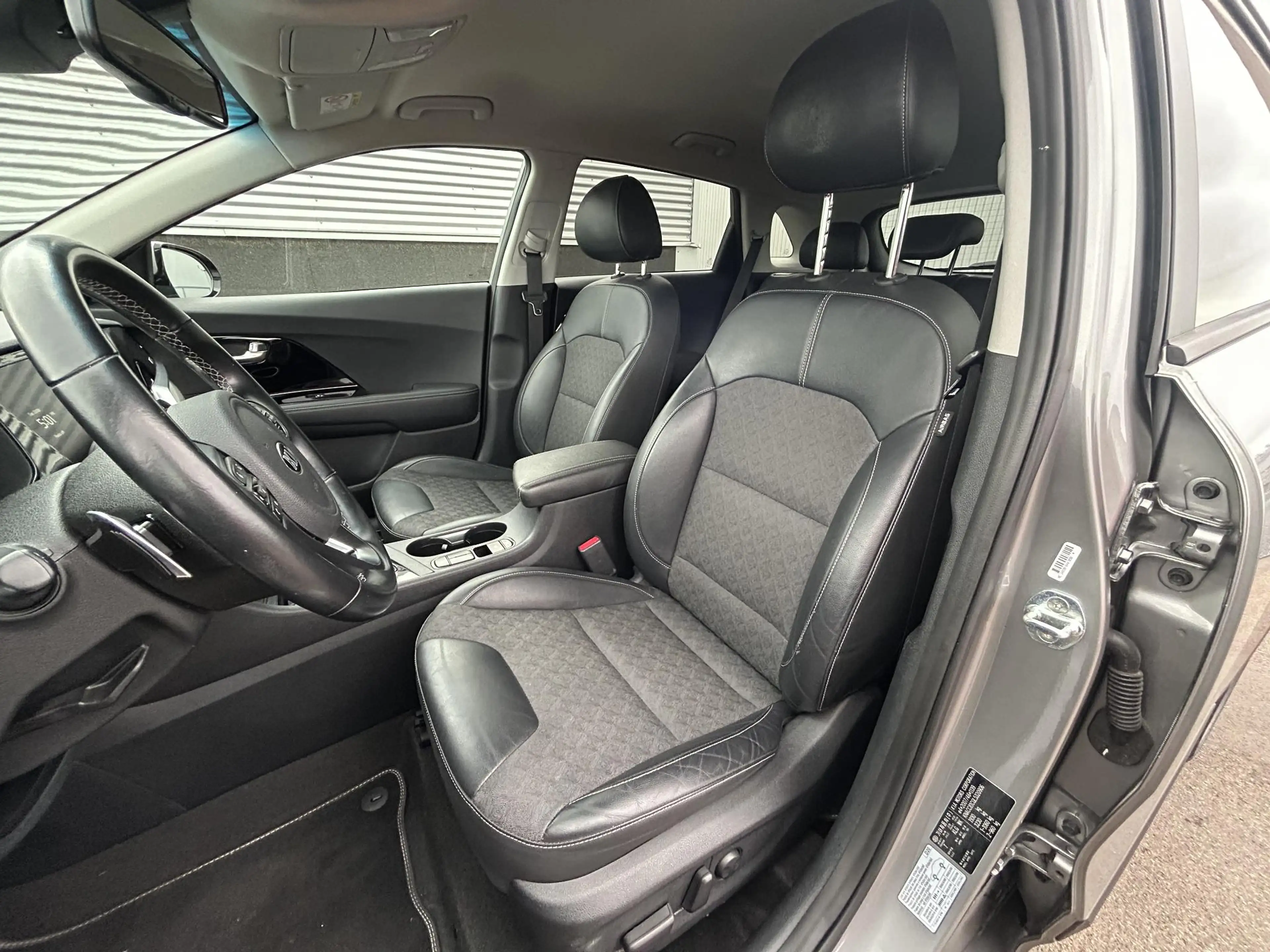 Kia Niro 1.6 GDi Hybrid Style Edition Nieuw geleverd en dea — photo 13