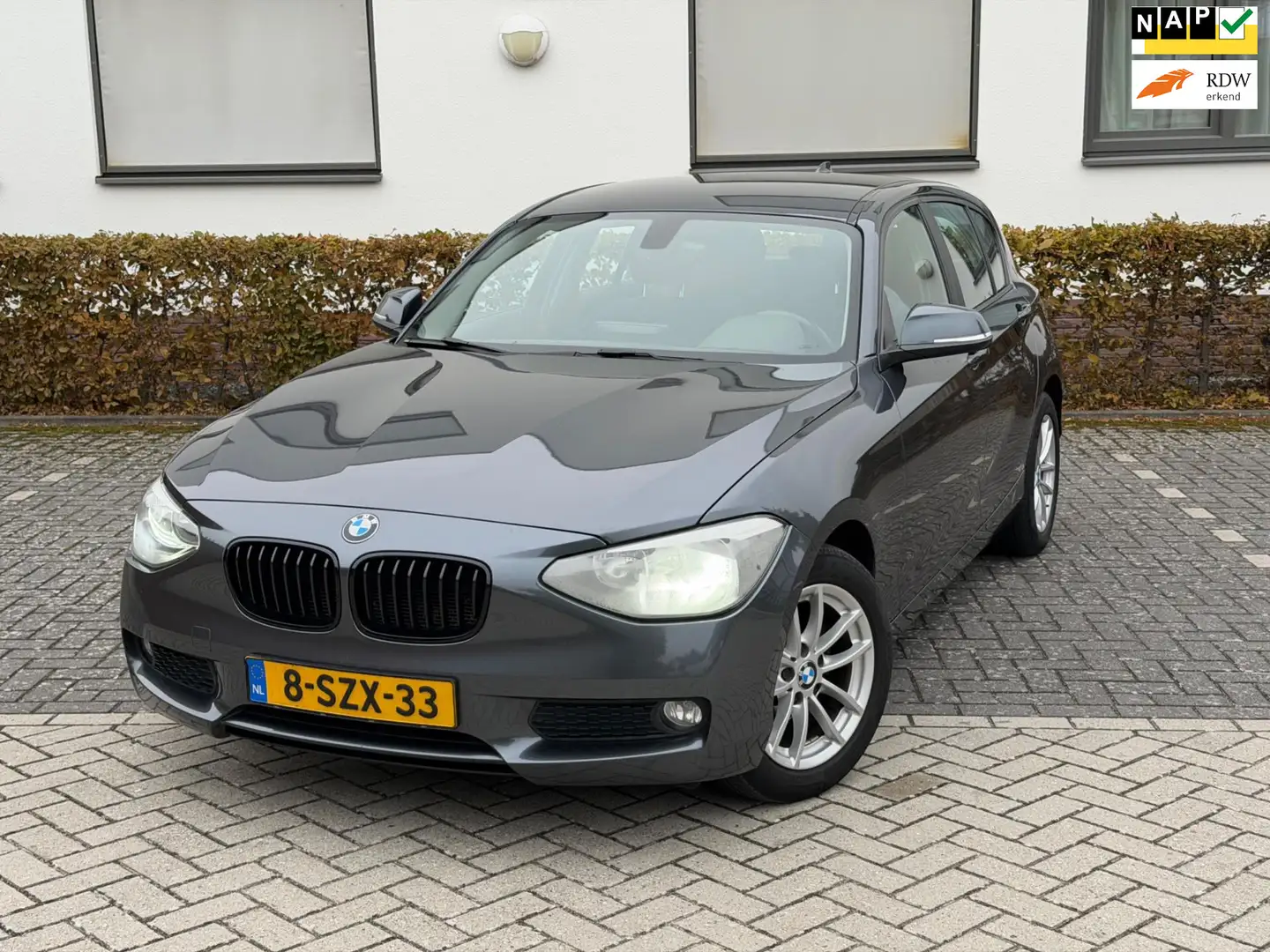 BMW 116 1-serie 116i EDE High Executive 5 DEURS NAP NAVI M Grijs - 1