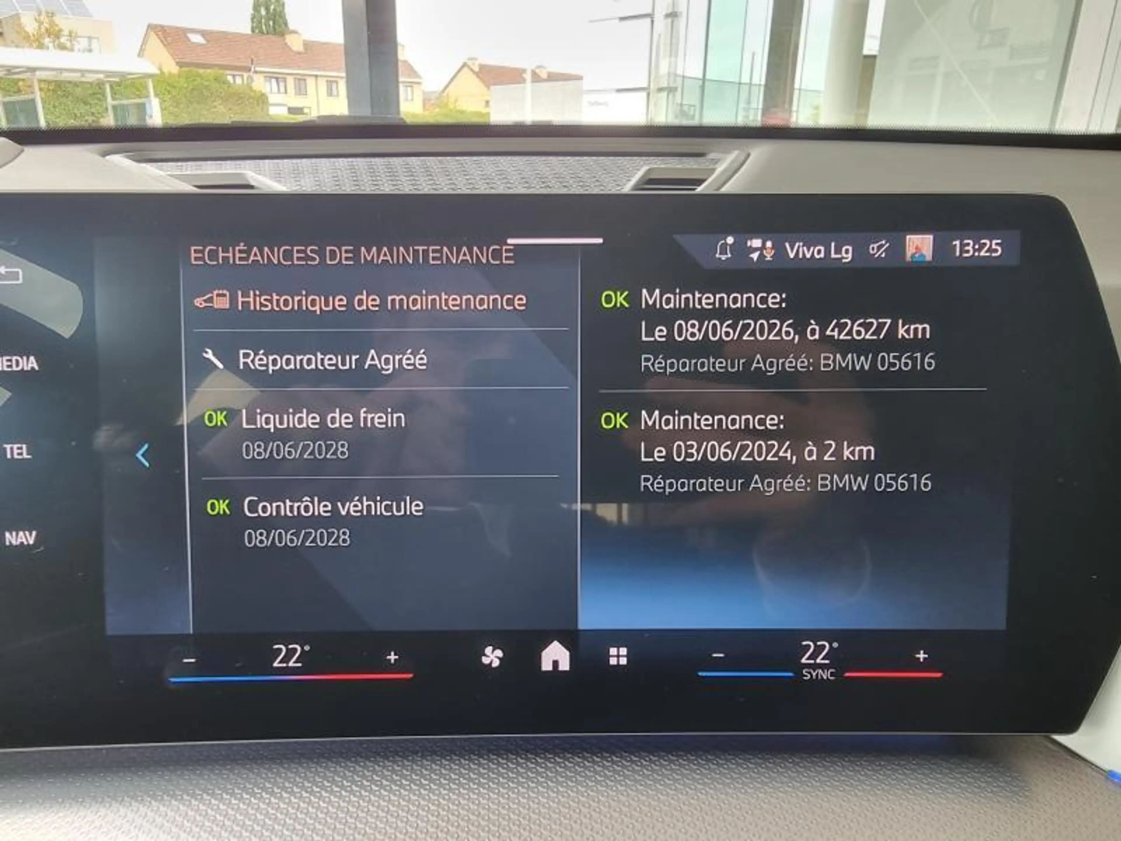 BMW iX1 eDrive 20 M Sport — photo 15