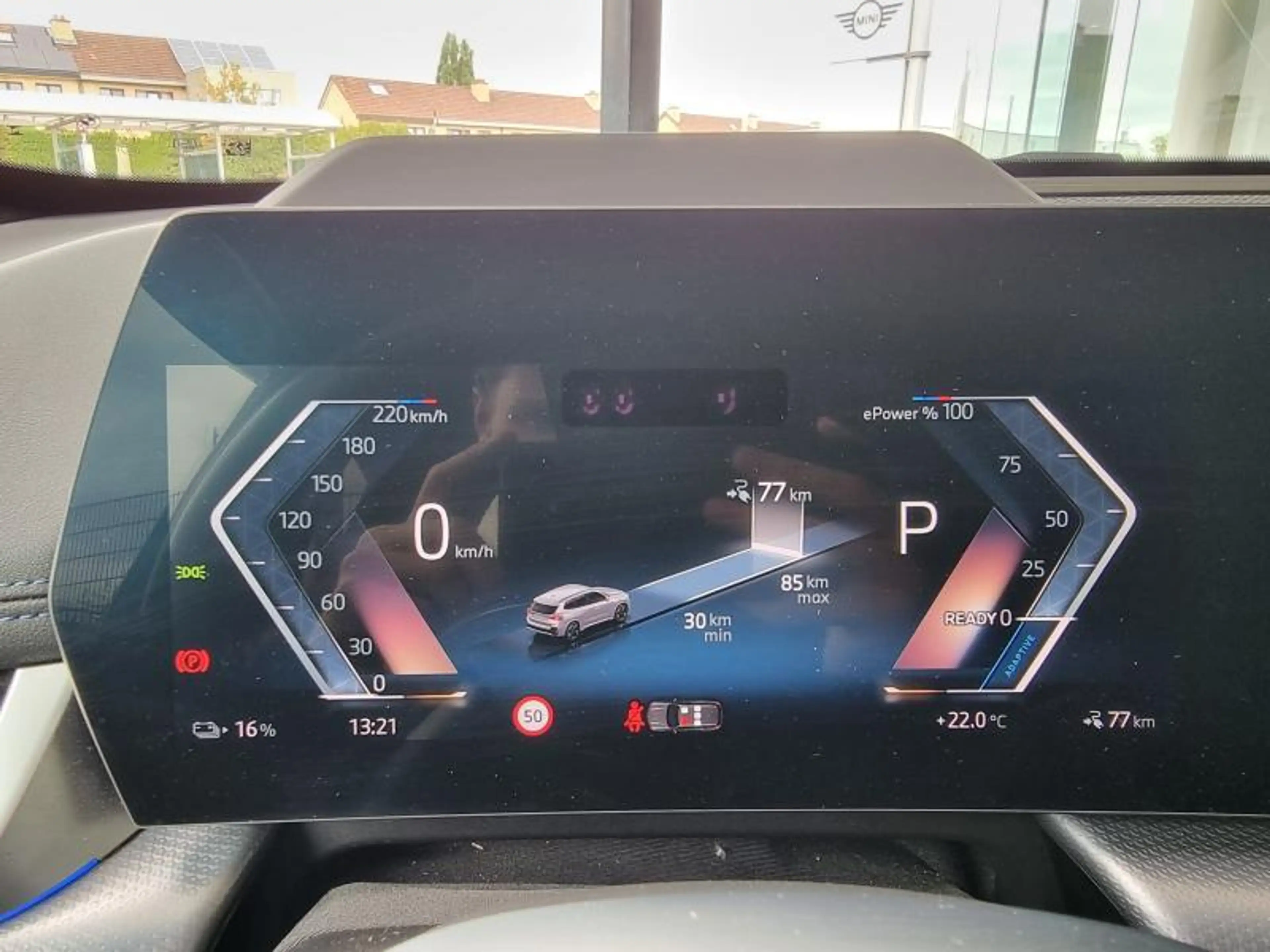 BMW iX1 eDrive 20 M Sport — photo 13