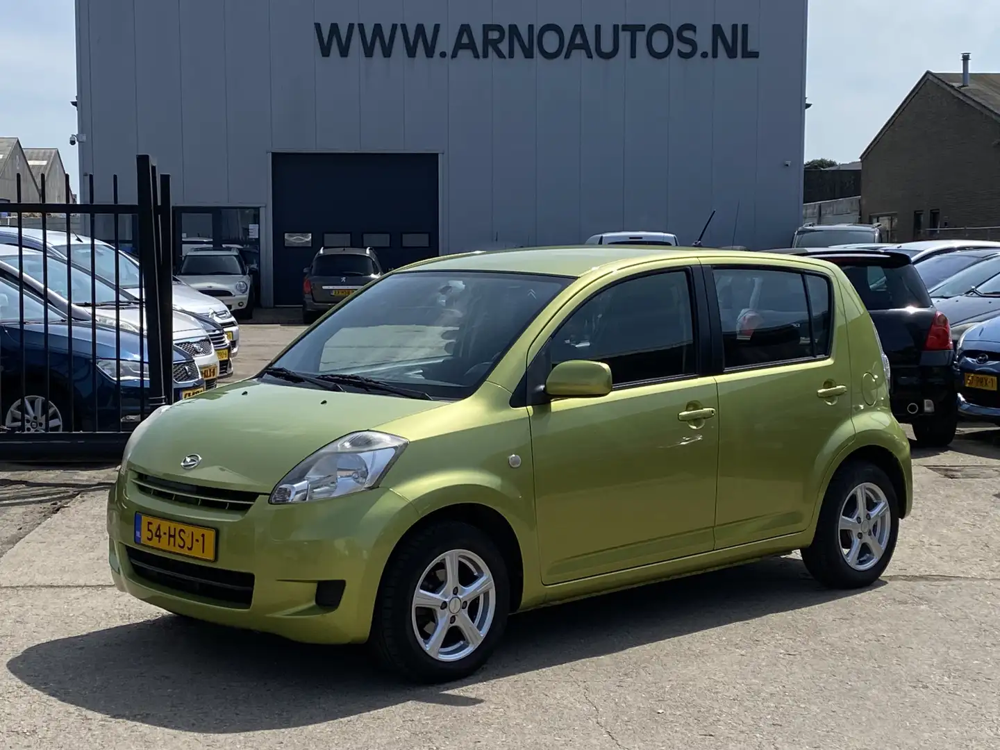 Daihatsu Sirion 2 1.0-12V Premium 5-DEURS, AIRCO IJSKOUD, 155.930 Zöld - 1