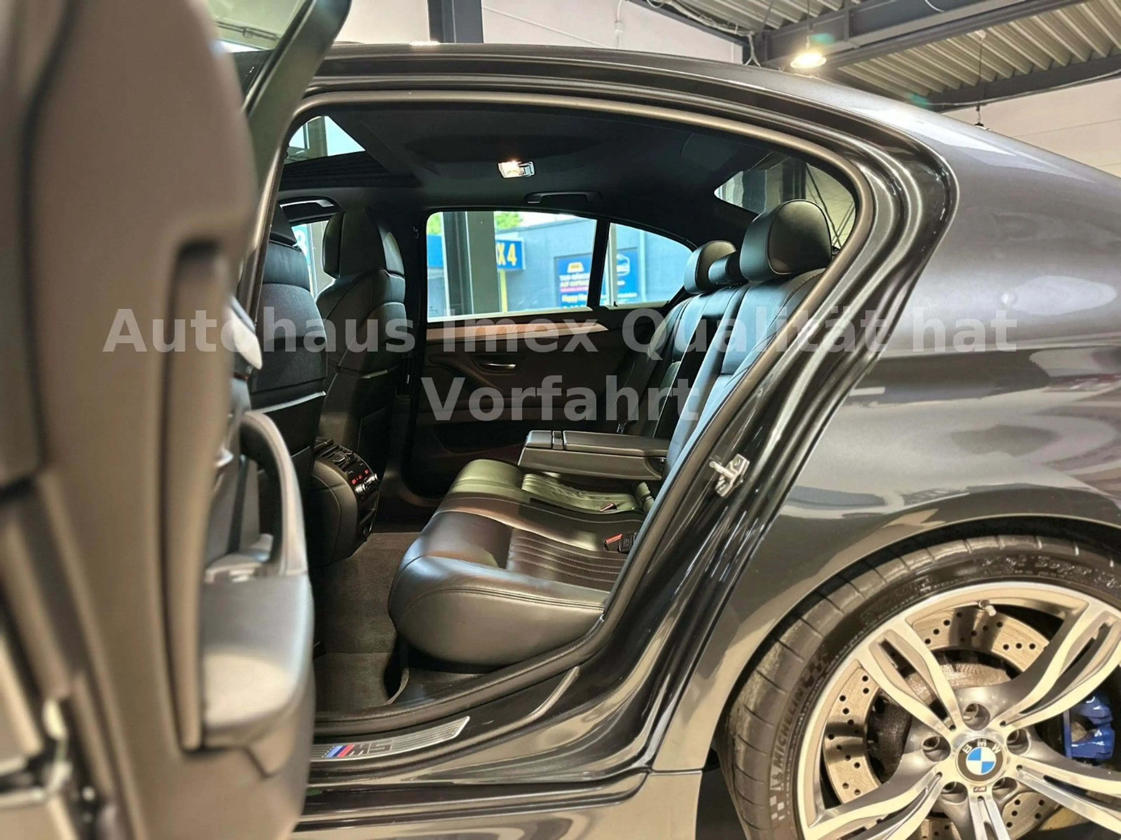 BMW M5 BMW M5 F10*HUD*H&K*M Drivers*Glas-Dach*DE-FHZG* — photo 14