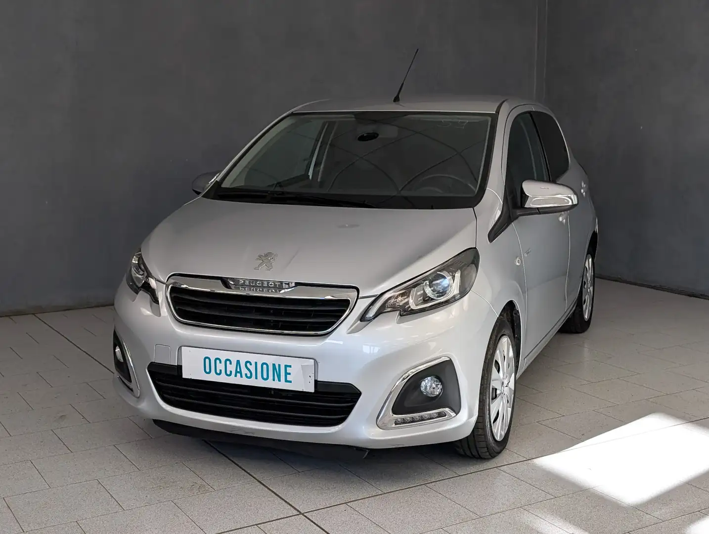 Peugeot 108 1.0 vti 72cv Active Silber - 1