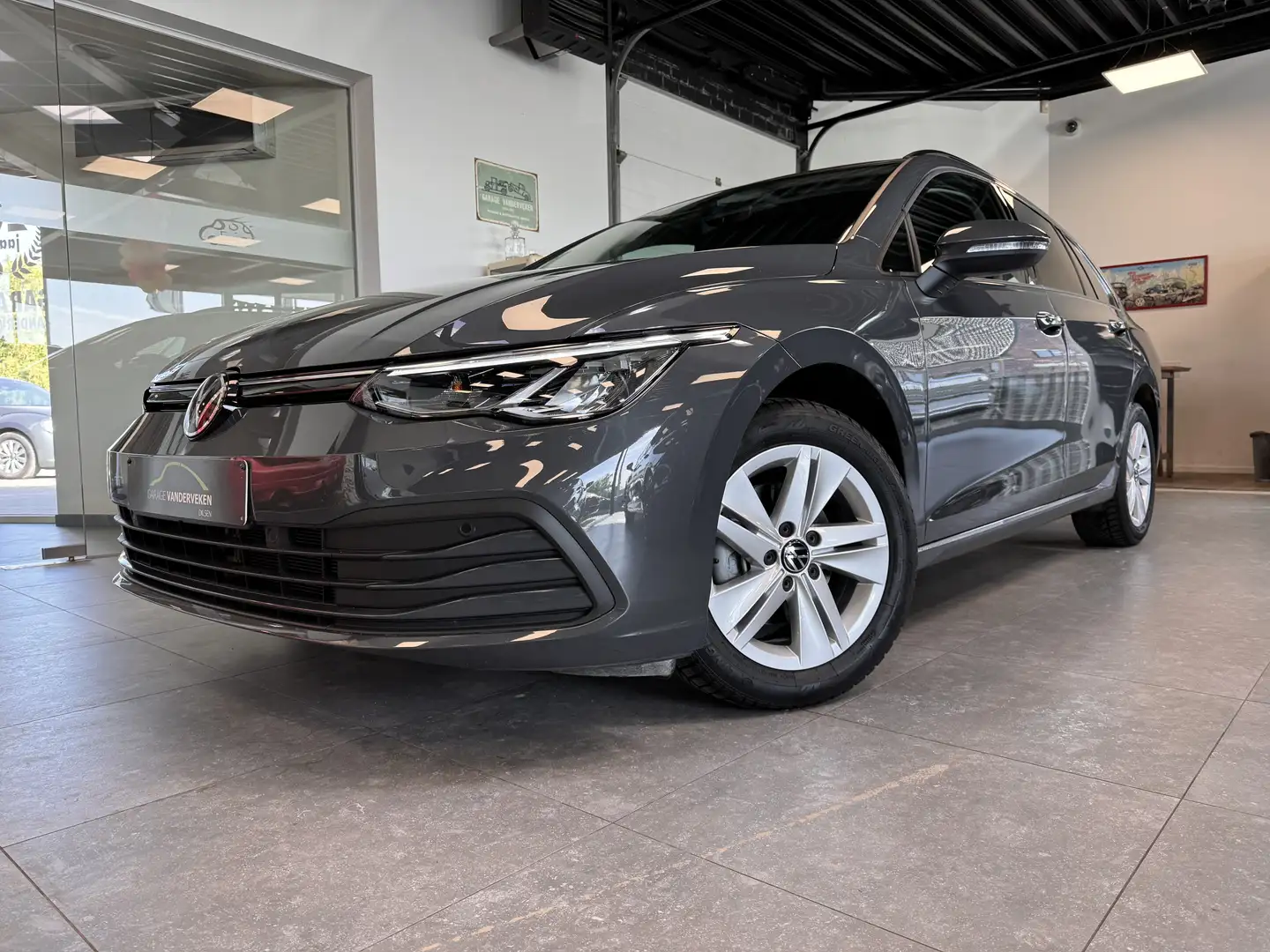 Volkswagen Golf 1.5 eTSI Life Business OPF DSG Grau - 1