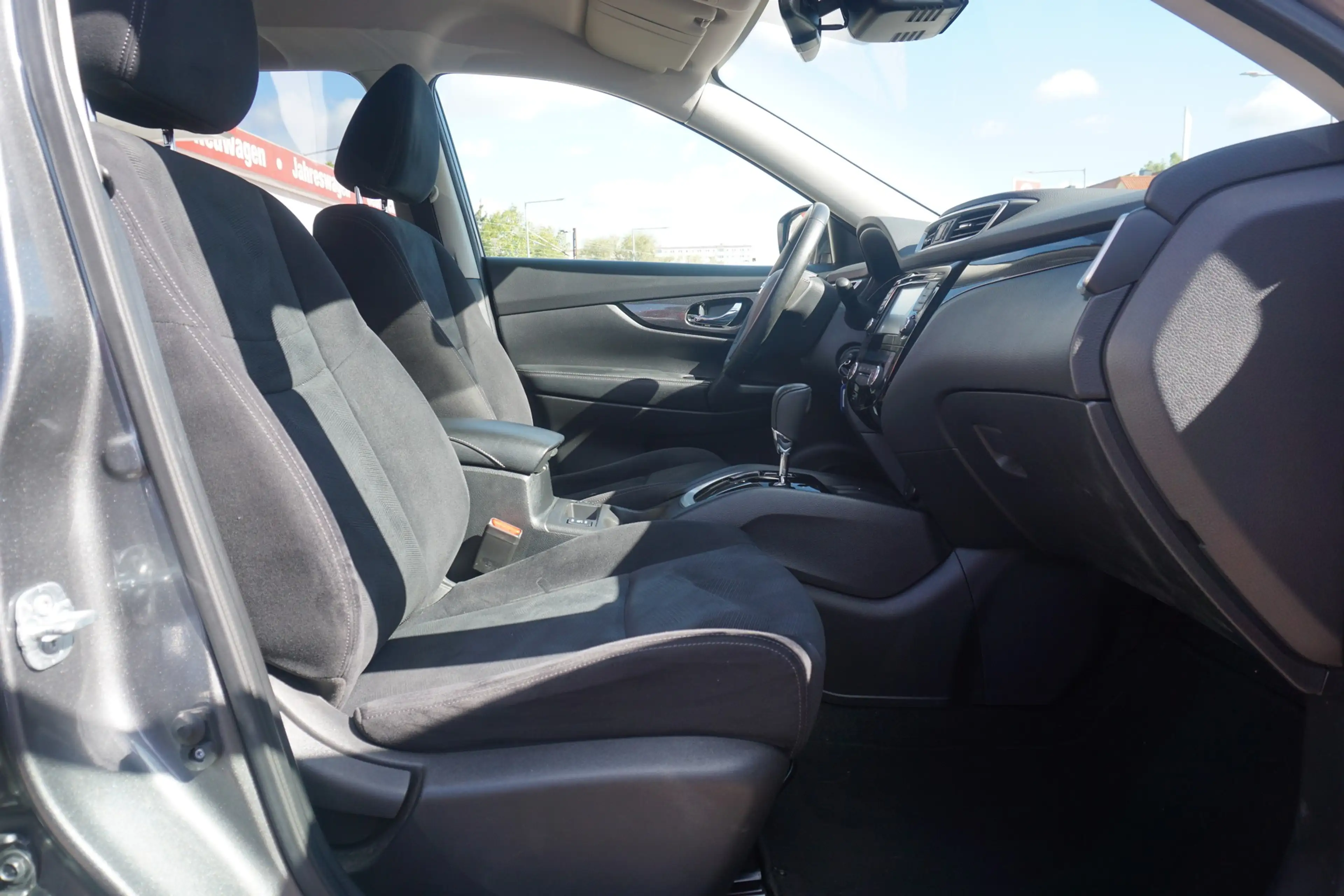 Nissan X-Trail 1.6 dCi DCT Navi 360° Kamera Bluetooth — photo 12