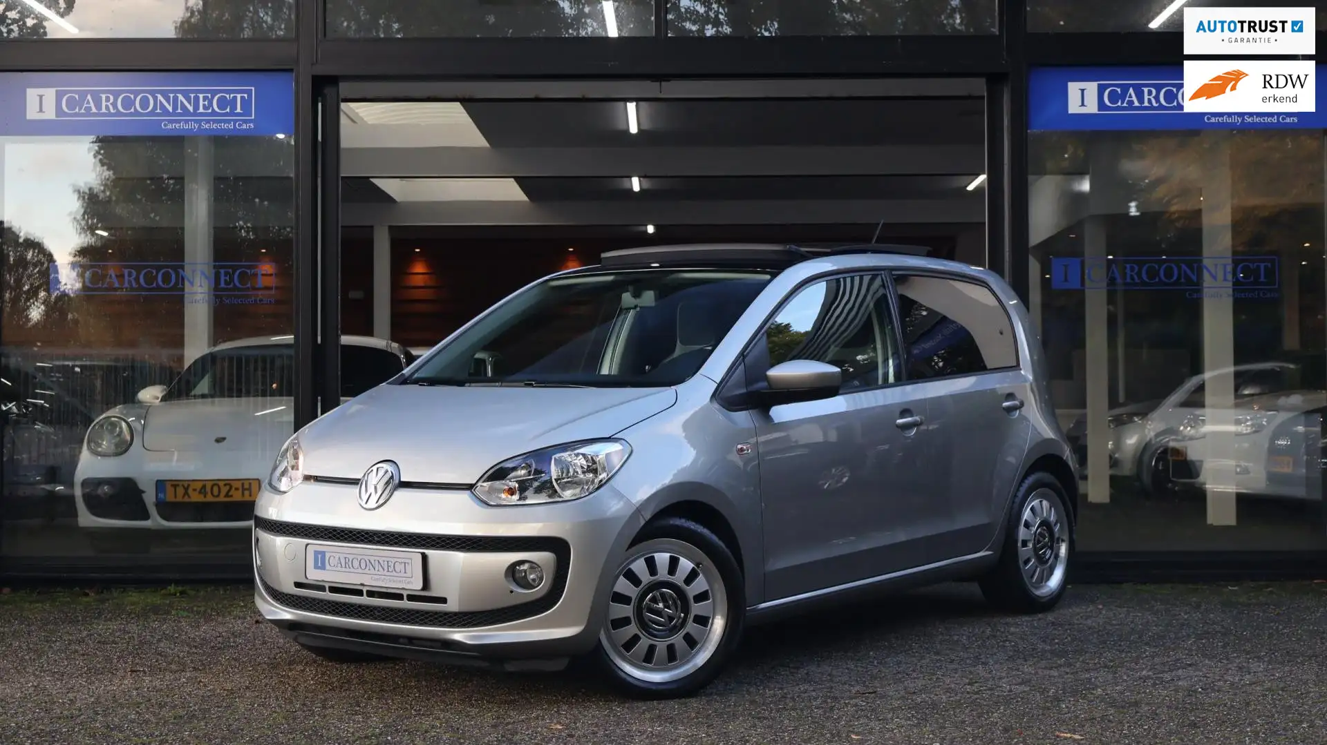 Volkswagen up! 1.0 high up! 75PK|Pano|Airco|LMV|Netta auto Gris - 1