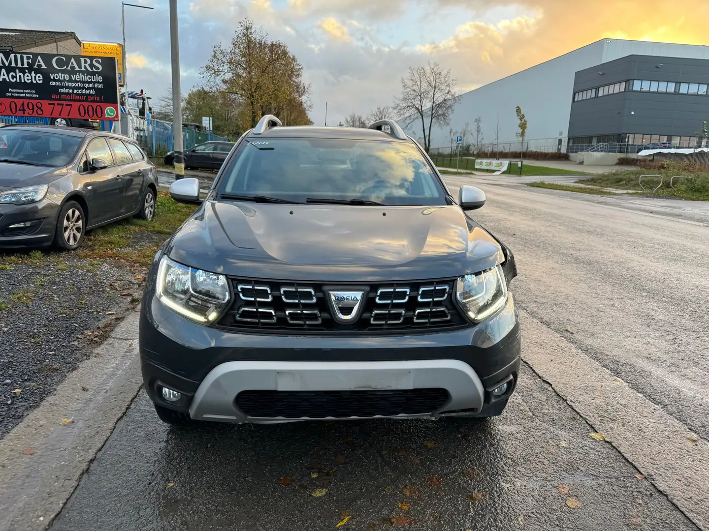 Dacia Duster 1.0 TCe Comfort (EU6d-TEMP) +32 495 99 90 00 Gris - 1