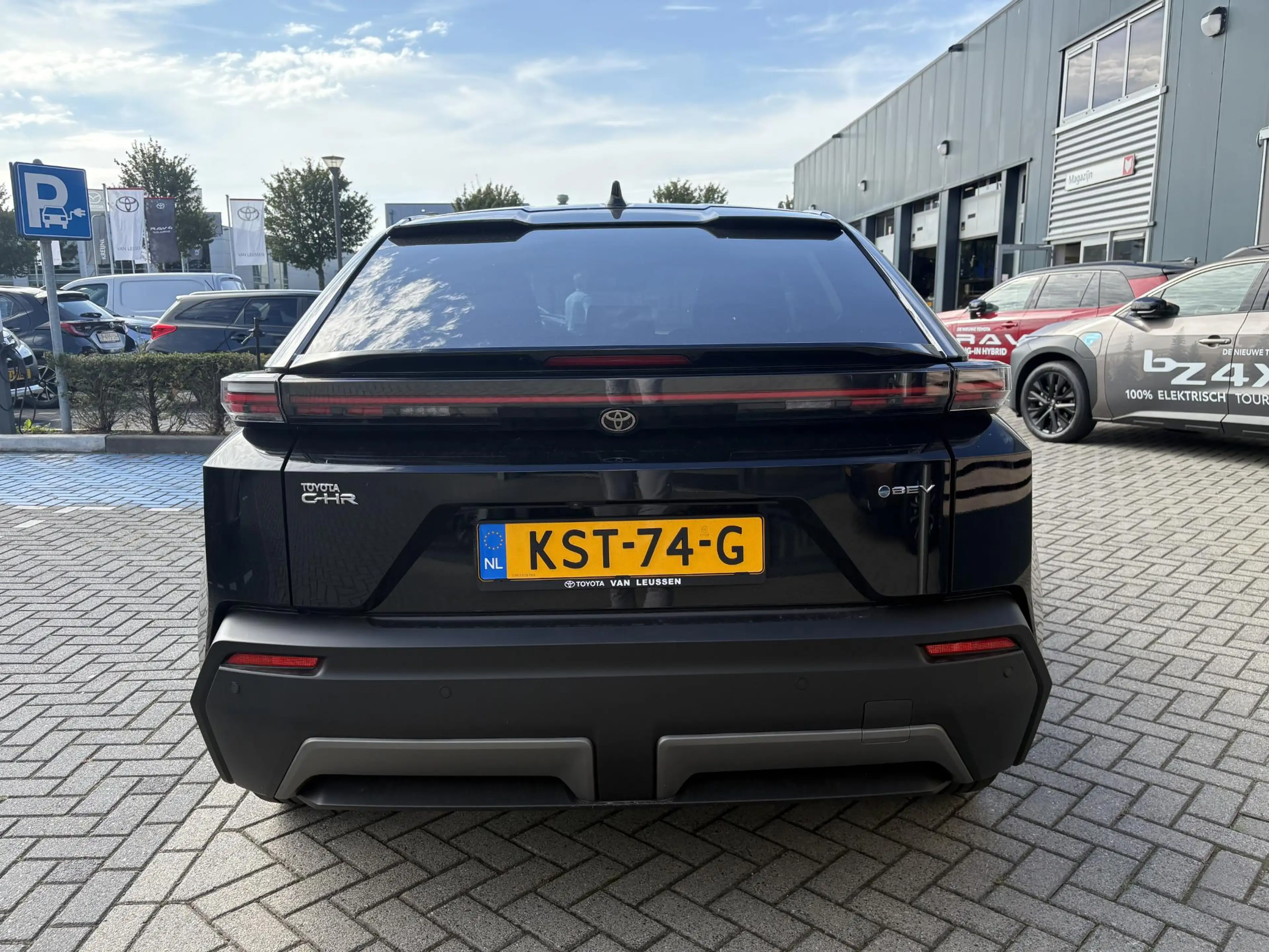 Toyota C-HR+ First Edition 77 kWh NIEUW DIRECT LEVERBAAR! STOEL — photo 6