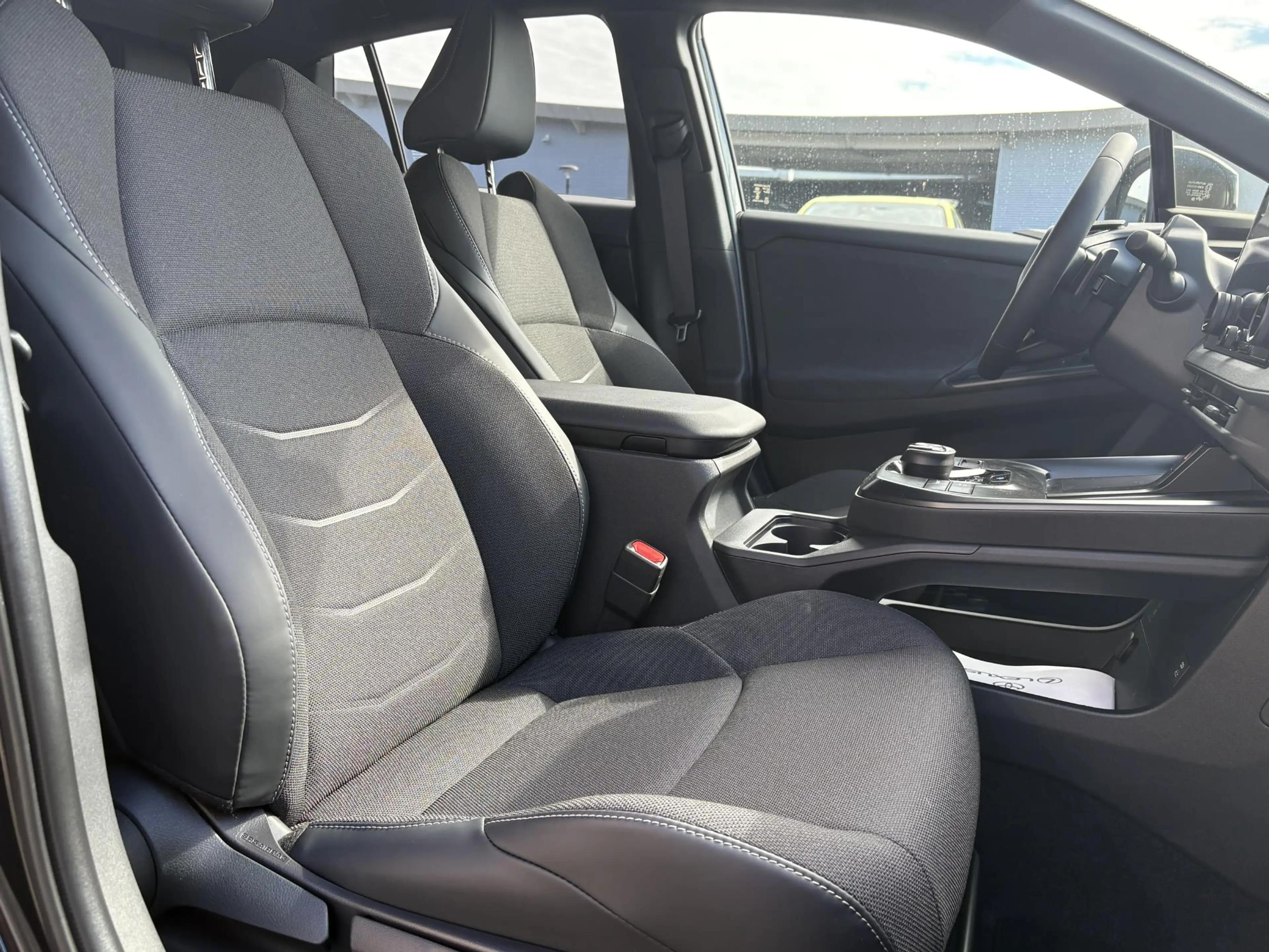 Toyota C-HR+ First Edition 77 kWh NIEUW DIRECT LEVERBAAR! STOEL — photo 18